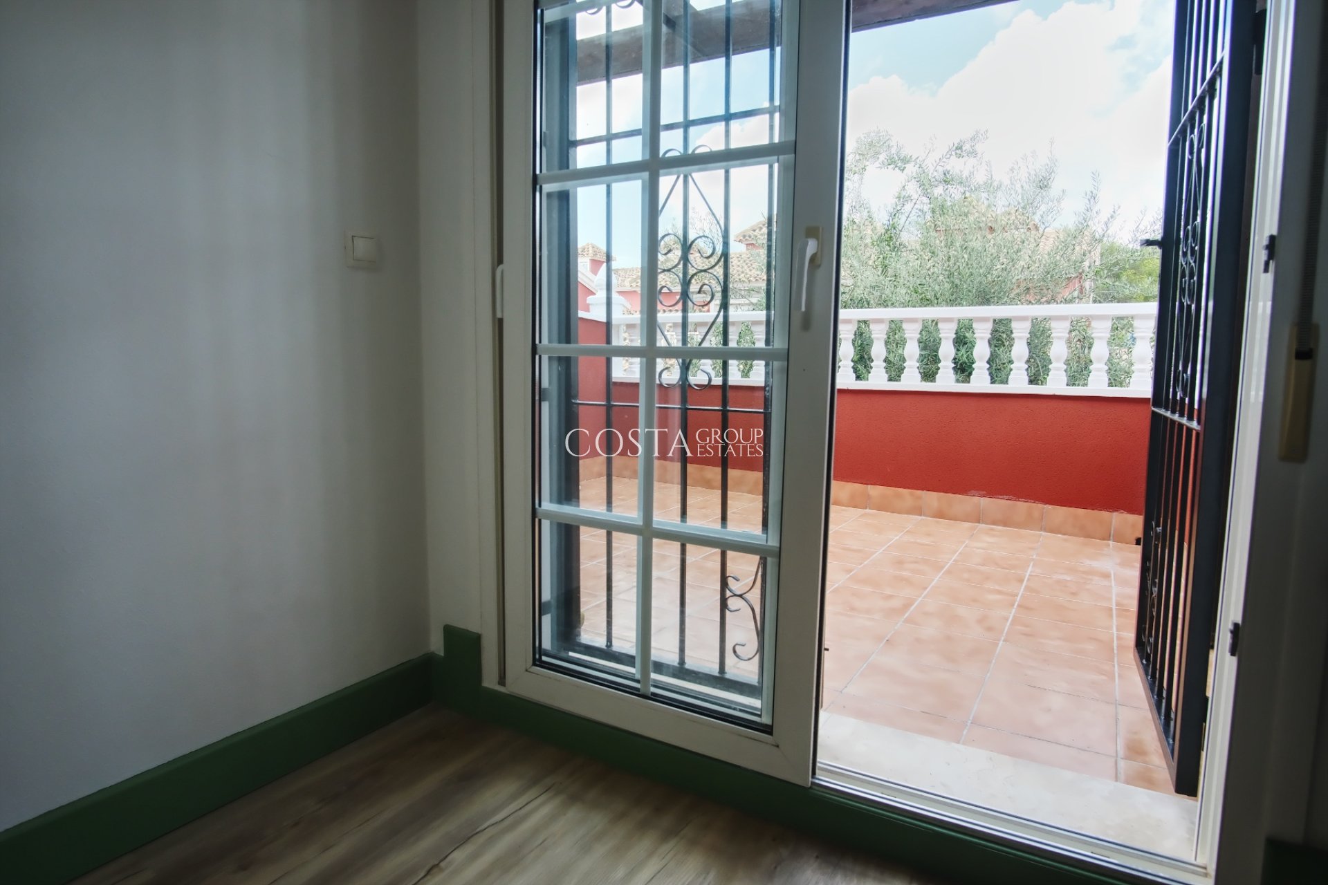 Resale - Villa -
Orihuela Costa - Costa Blanca South