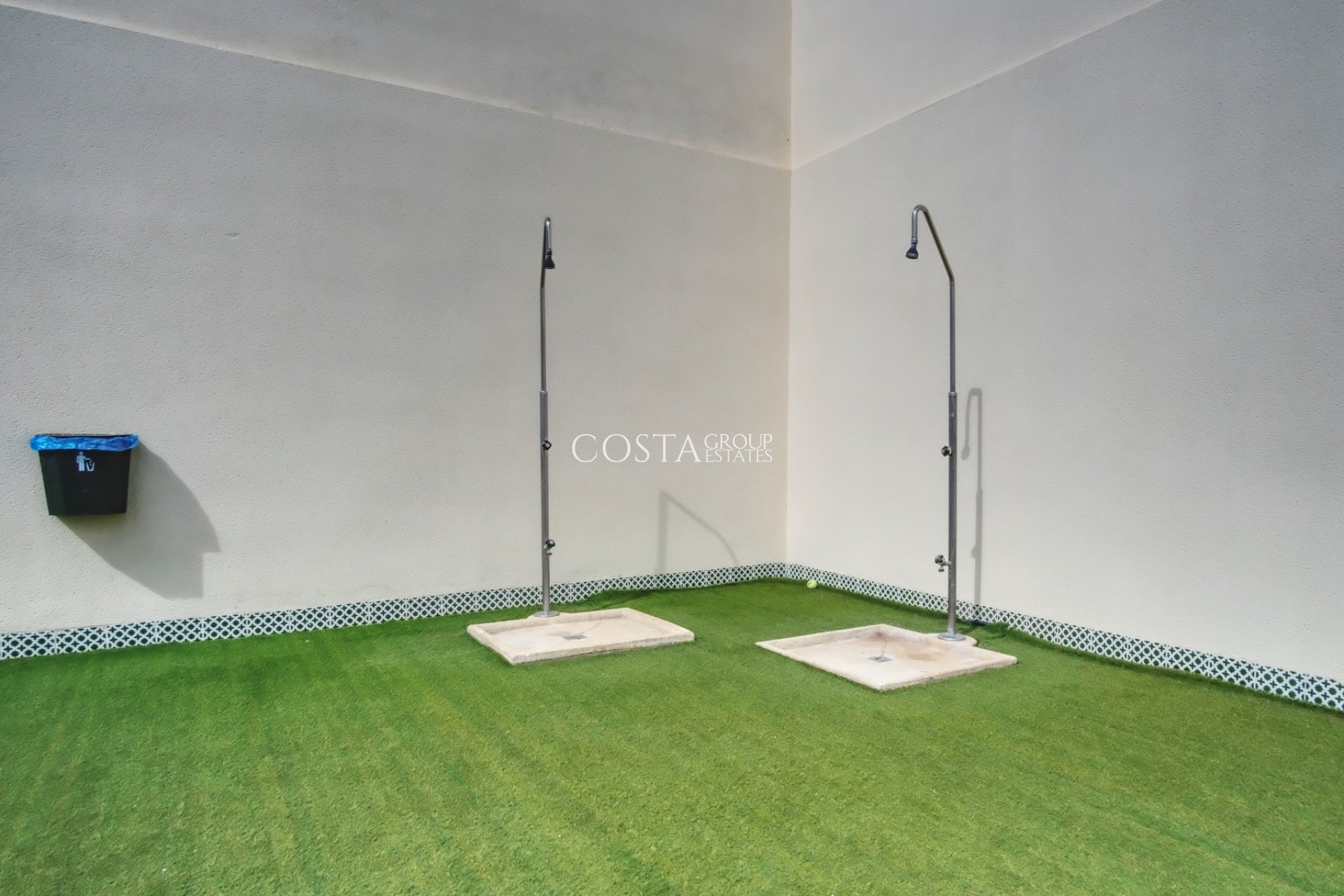 Resale - Villa -
Orihuela Costa - Costa Blanca South