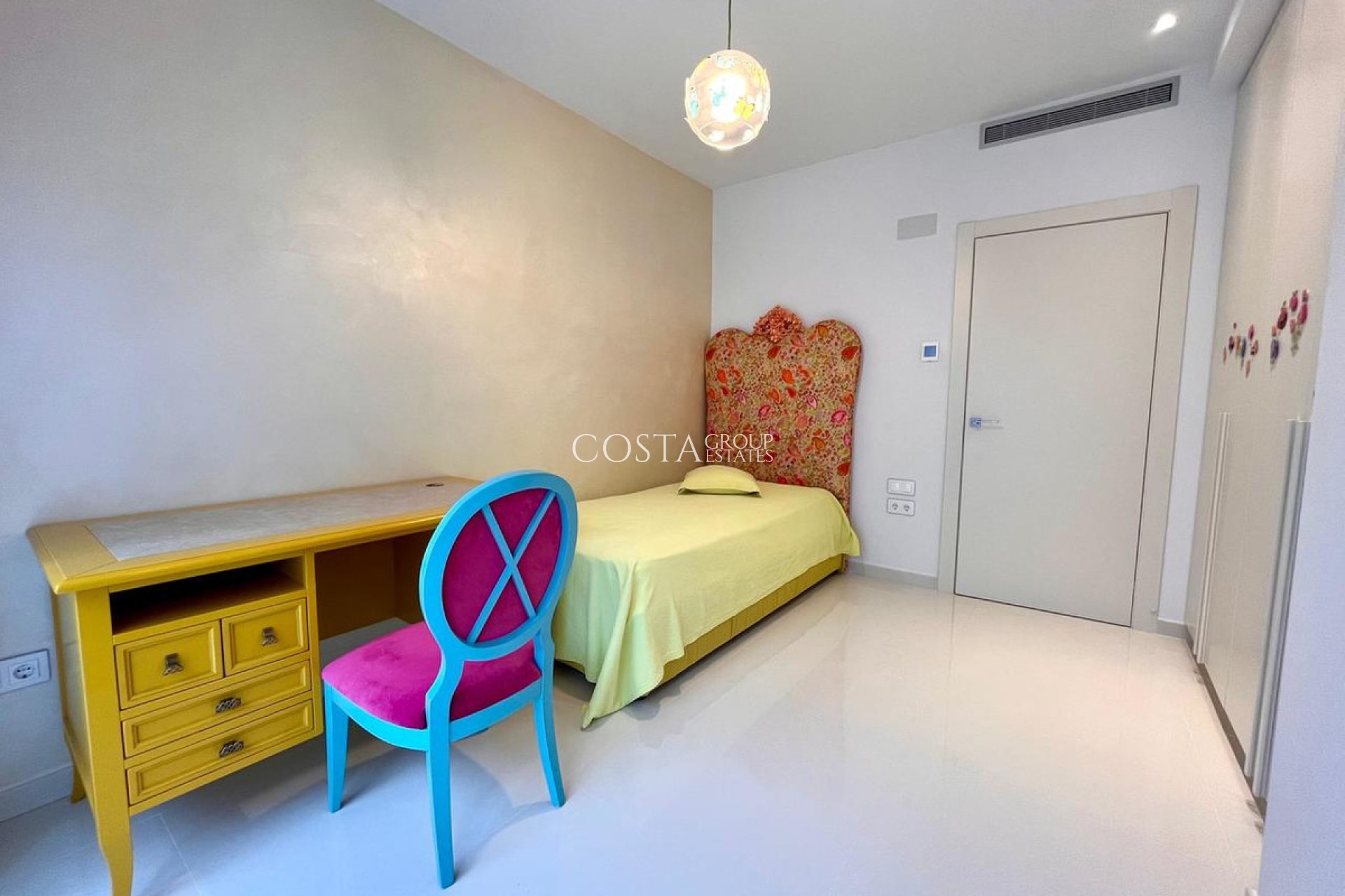 Resale - Villa -
Orihuela Costa - Dehesa de Campoamor