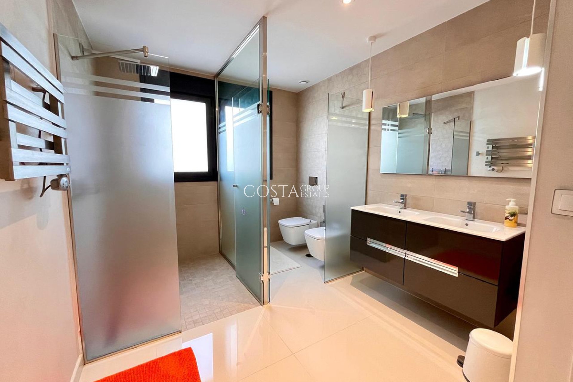 Resale - Villa -
Orihuela Costa - Dehesa de Campoamor