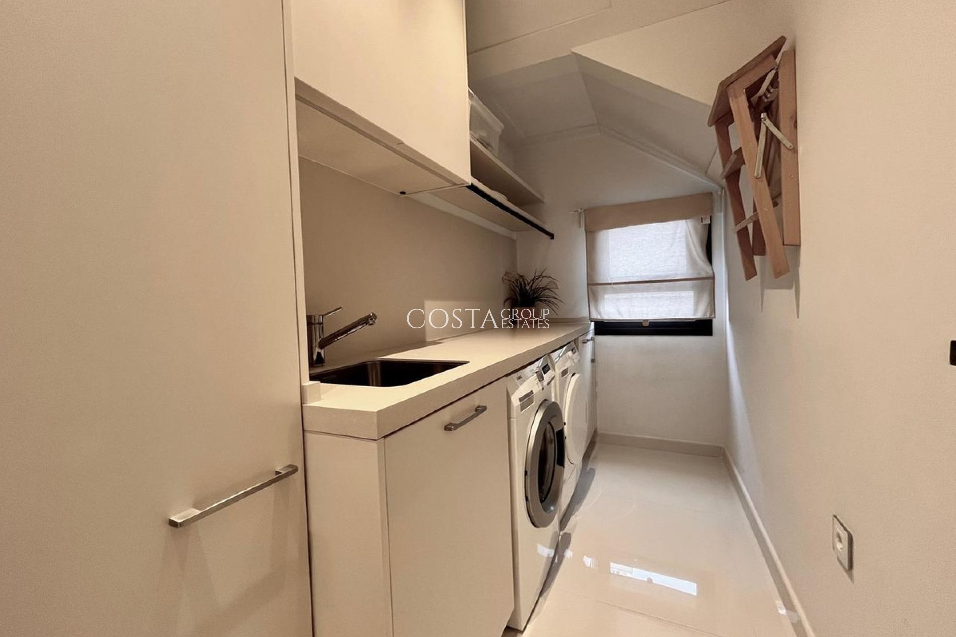 Resale - Villa -
Orihuela Costa - Dehesa de Campoamor