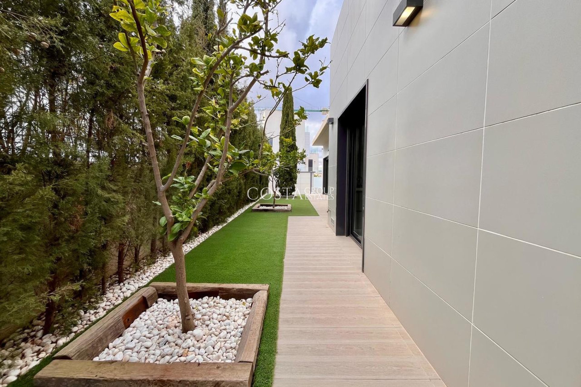 Resale - Villa -
Orihuela Costa - Dehesa de Campoamor