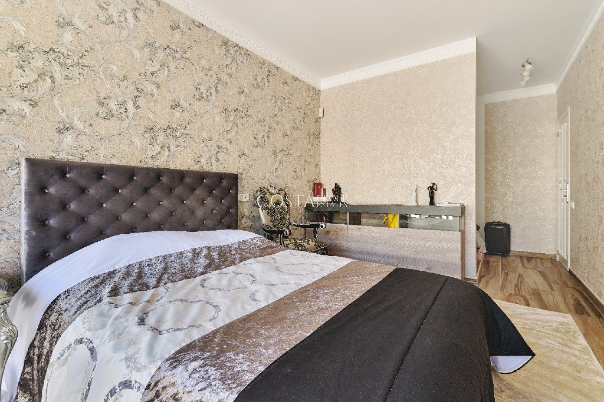 Resale - Villa -
Orihuela Costa - Dehesa de Campoamor