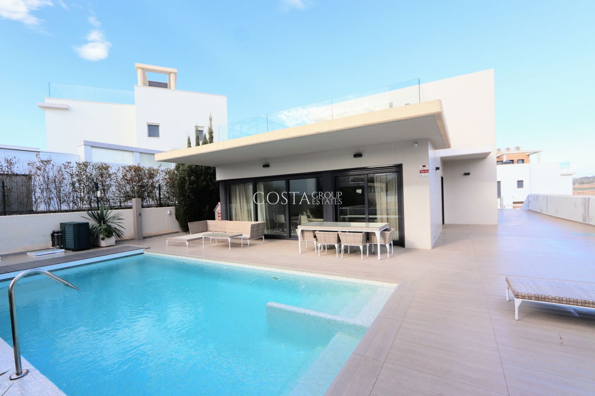 Resale - Villa -
Orihuela Costa - Dehesa de Campoamor