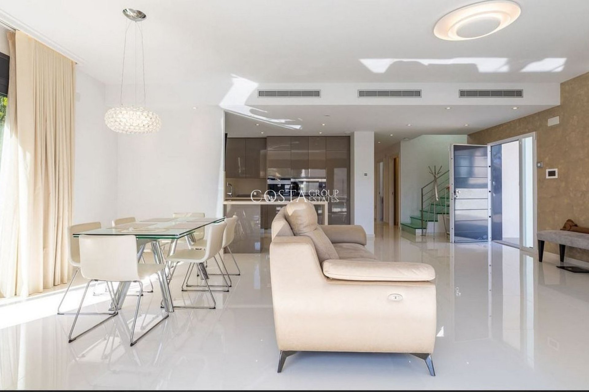 Resale - Villa -
Orihuela Costa - Dehesa de Campoamor