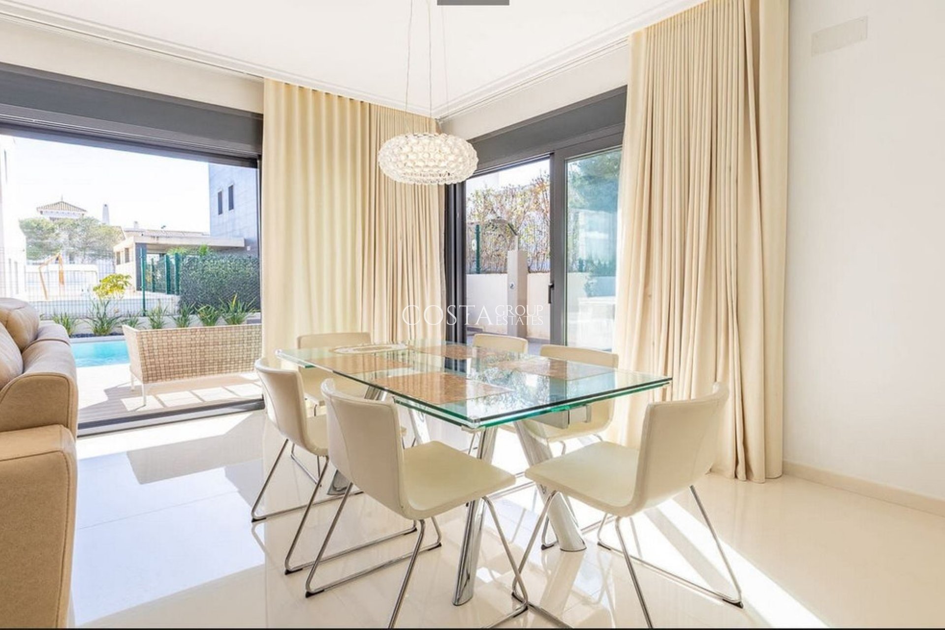 Resale - Villa -
Orihuela Costa - Dehesa de Campoamor