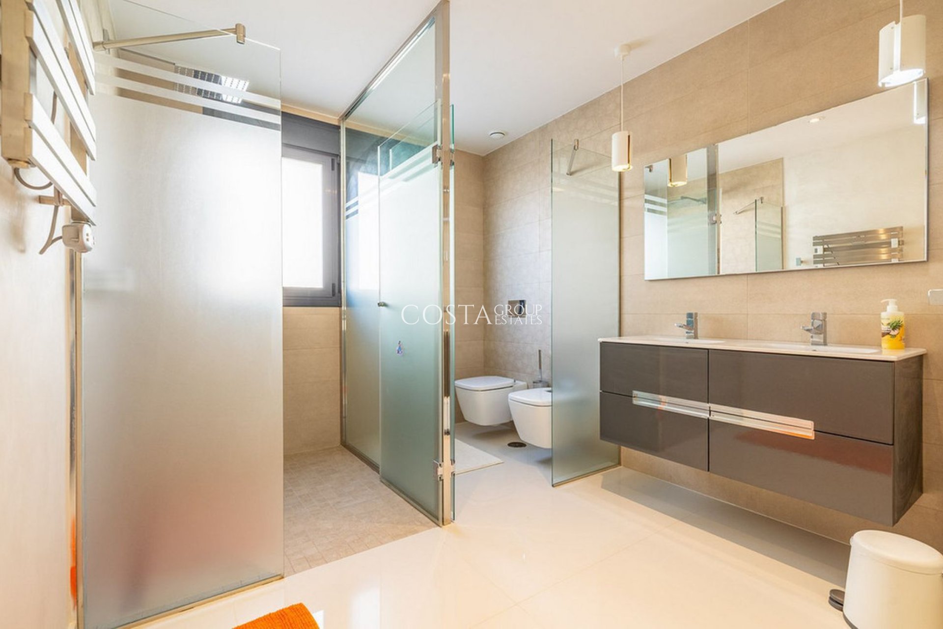 Resale - Villa -
Orihuela Costa - Dehesa de Campoamor