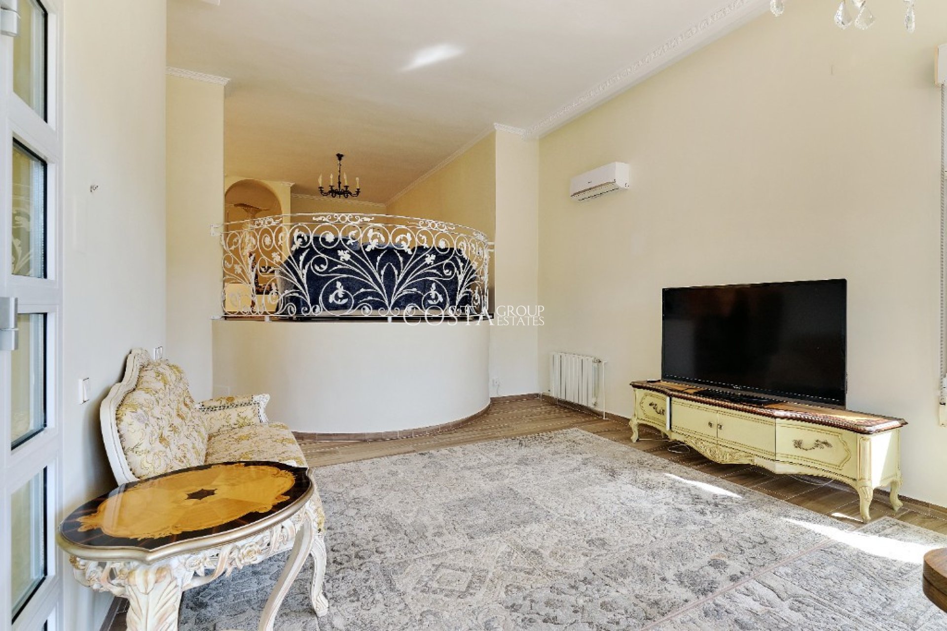 Resale - Villa -
Orihuela Costa - Dehesa de Campoamor