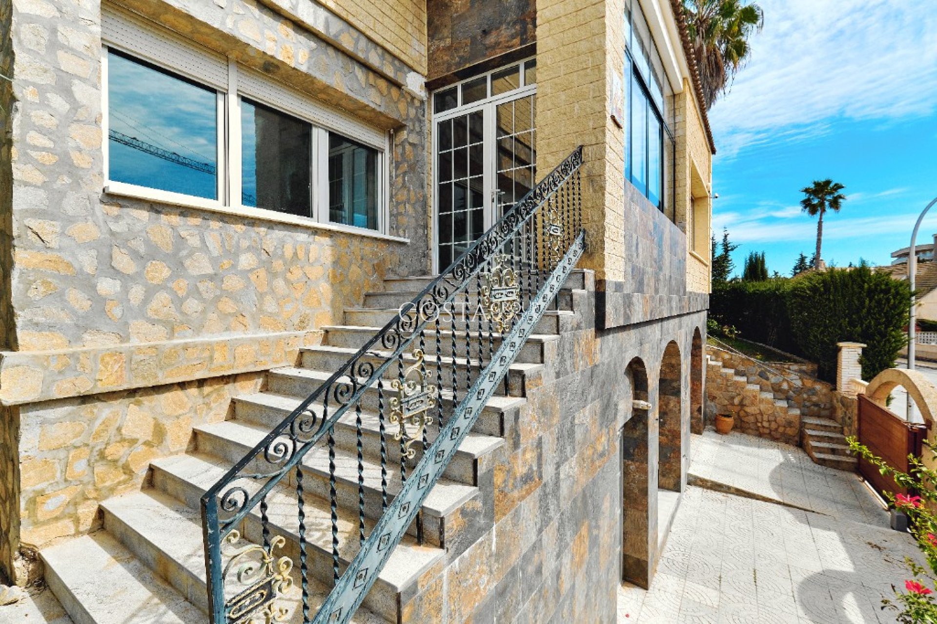 Resale - Villa -
Orihuela Costa - Dehesa de Campoamor