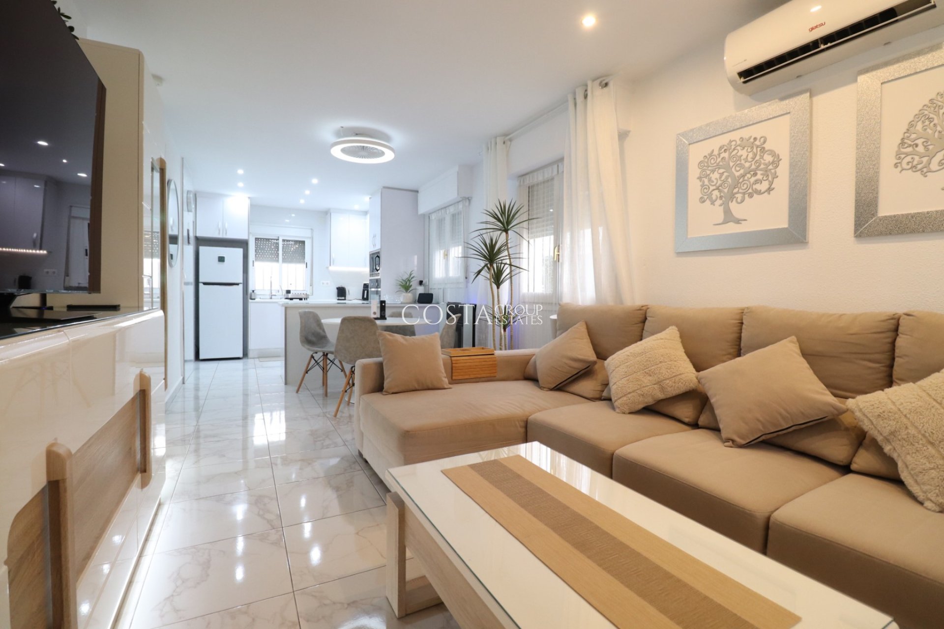 Resale - Villa -
Orihuela Costa - La Florida