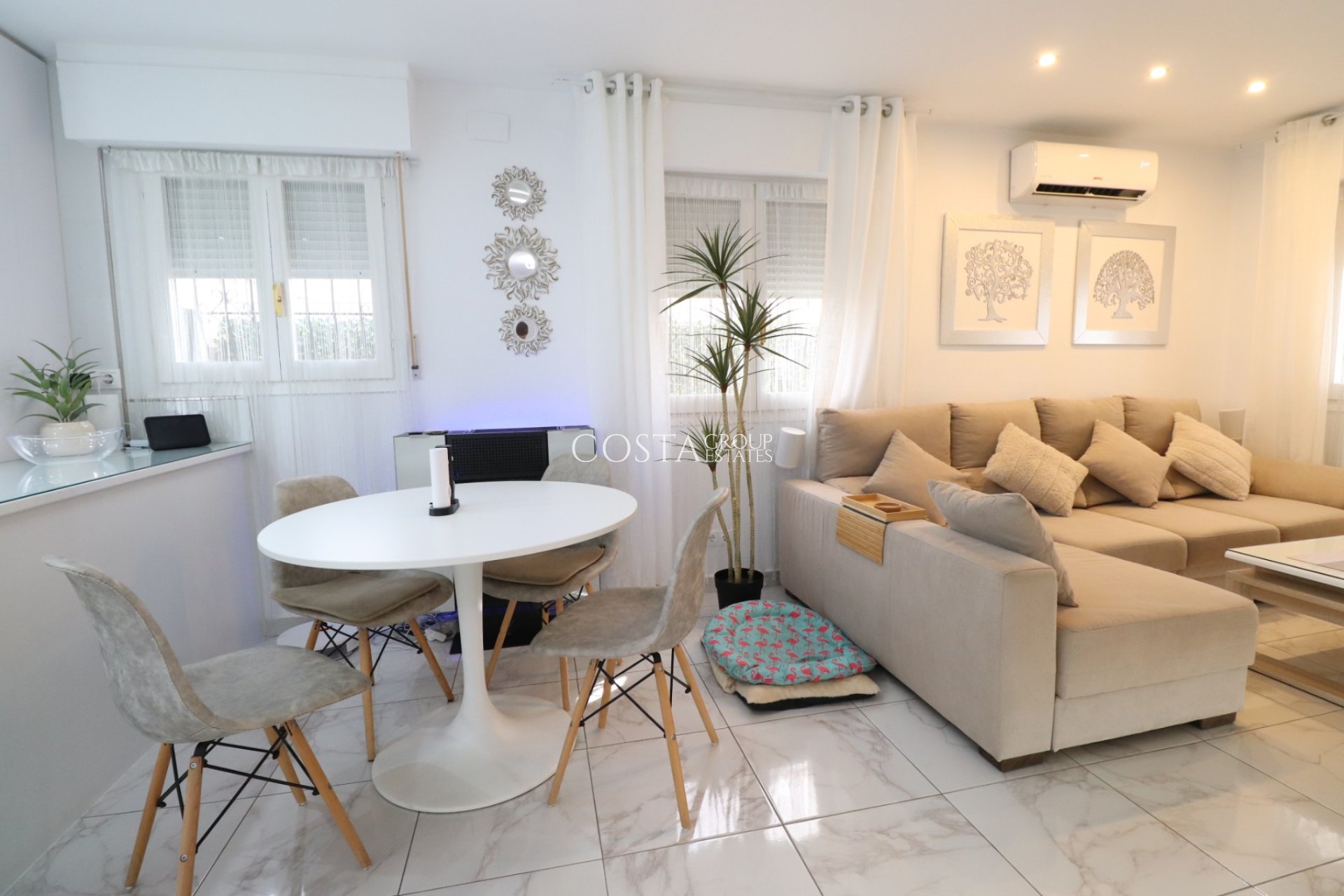 Resale - Villa -
Orihuela Costa - La Florida