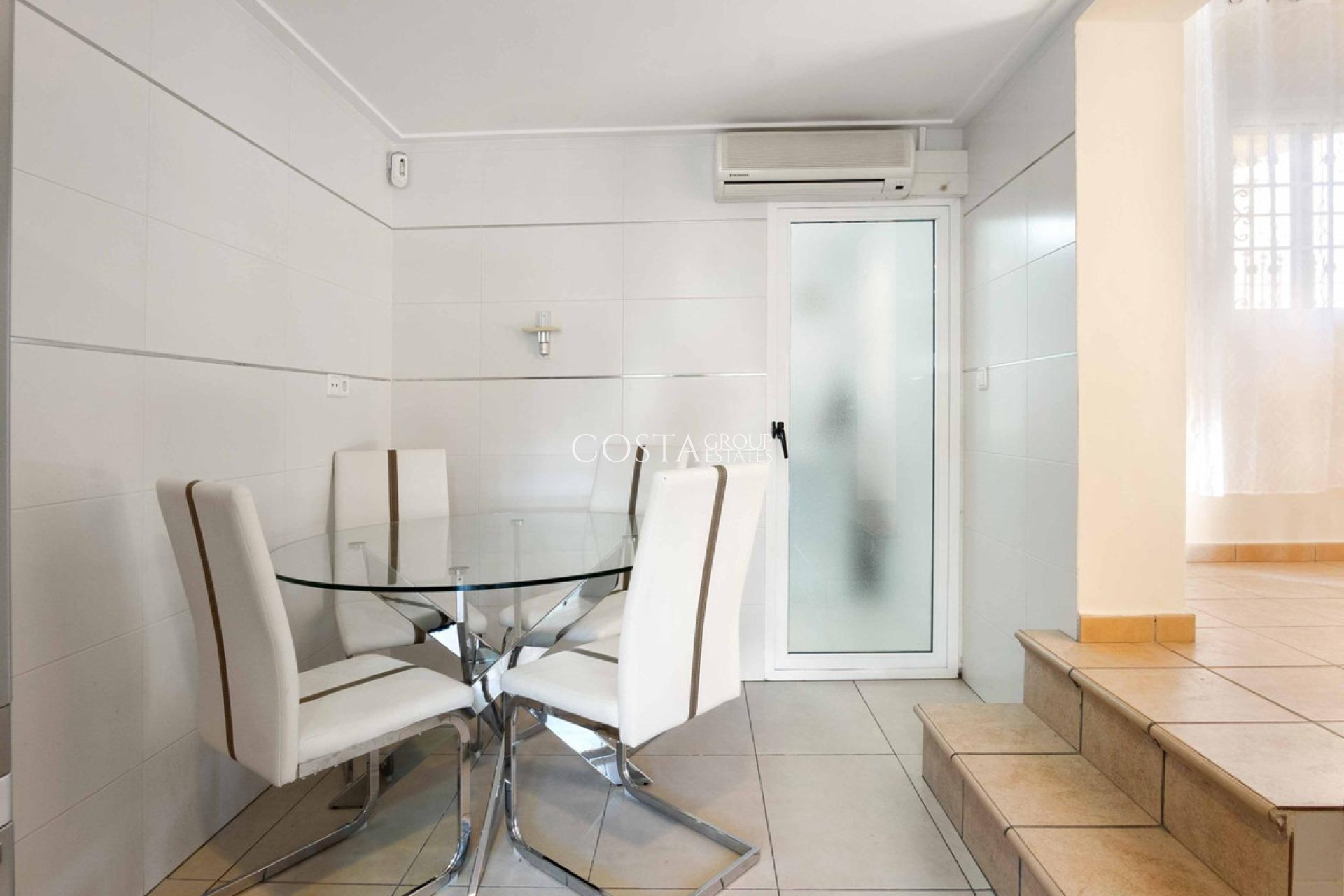 Resale - Villa -
Orihuela Costa - La Florida