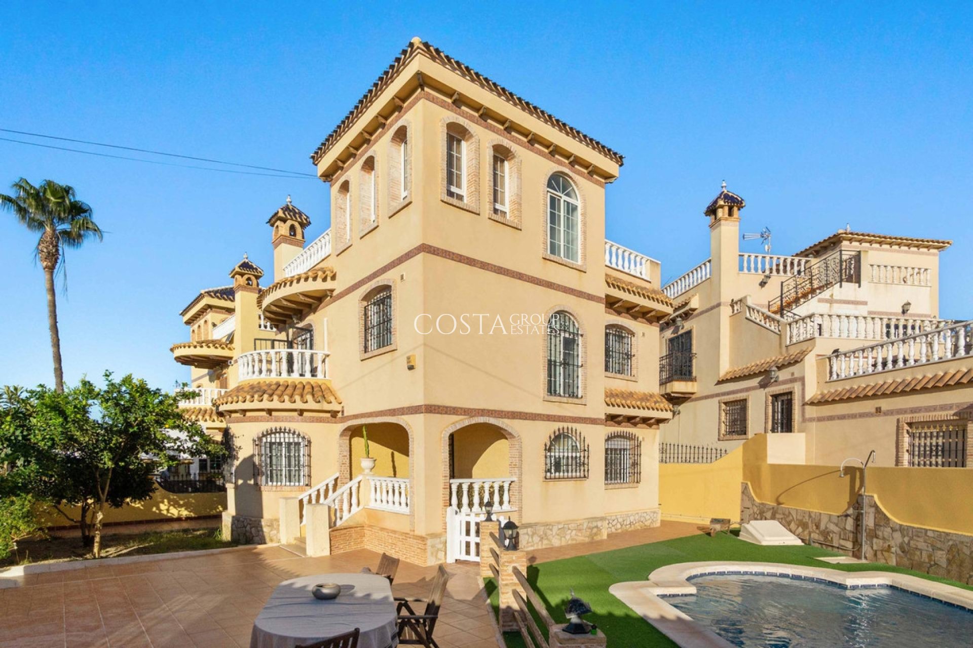 Resale - Villa -
Orihuela Costa - La Florida