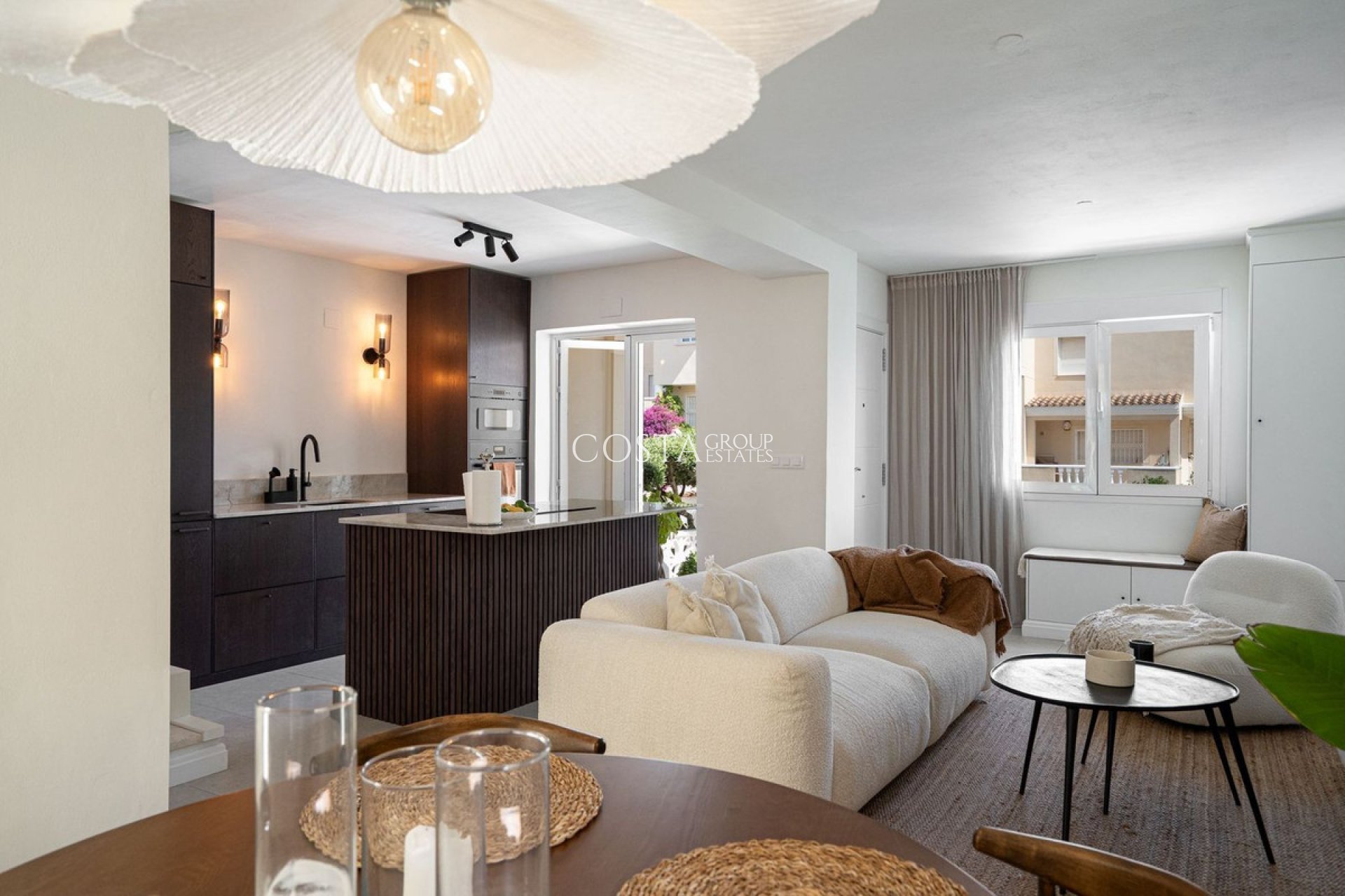 Resale - Villa -
Orihuela Costa - La Florida