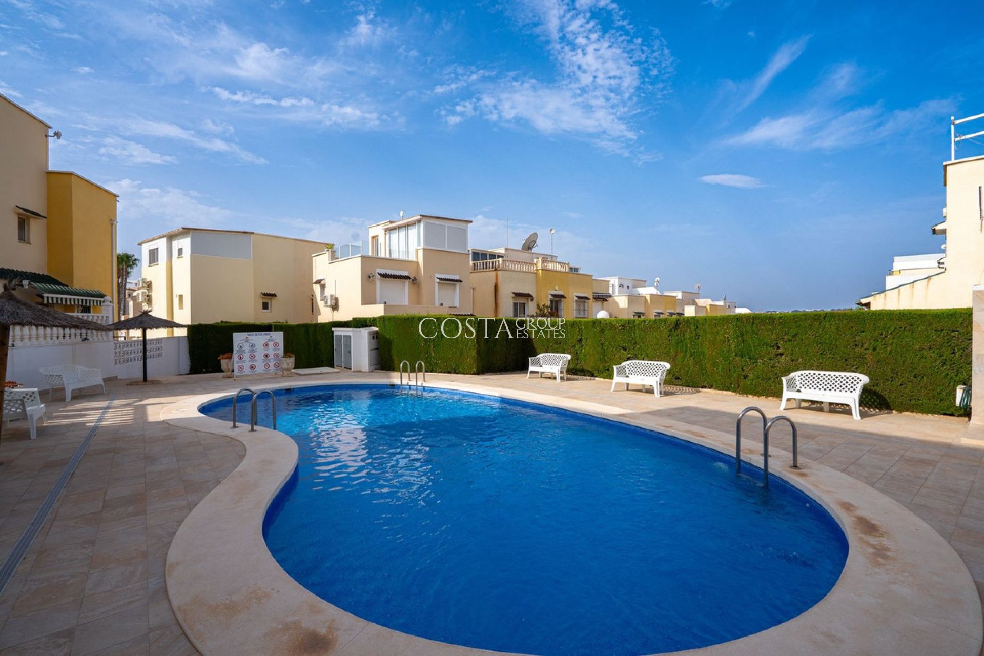 Resale - Villa -
Orihuela Costa - La Florida