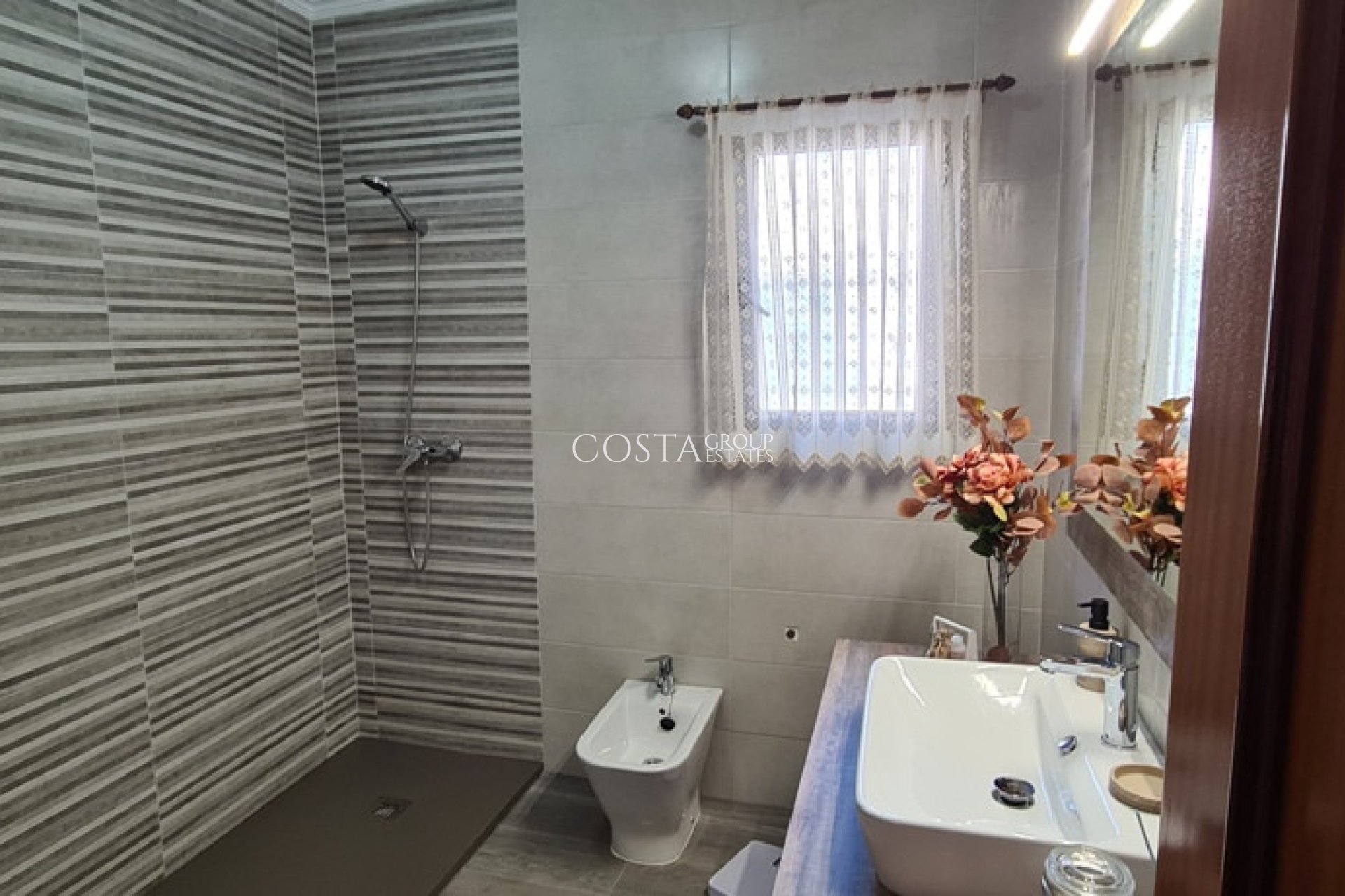 Resale - Villa -
Orihuela Costa - La Matanza