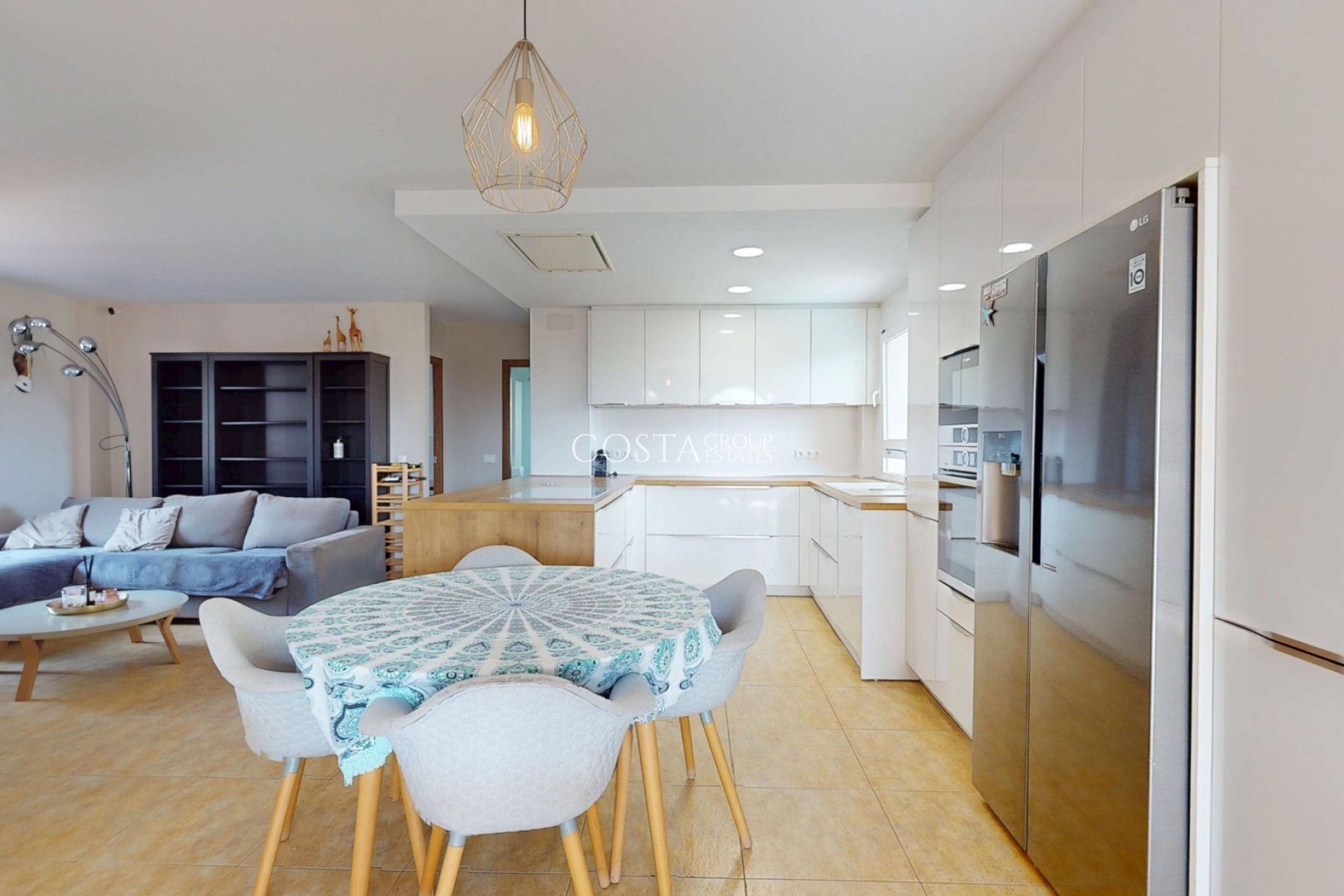 Resale - Villa -
Orihuela Costa - La Zenia
