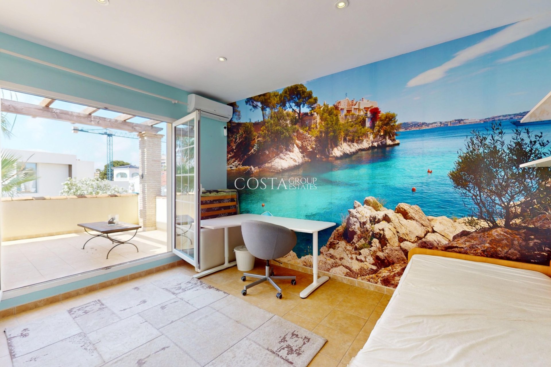 Resale - Villa -
Orihuela Costa - La Zenia