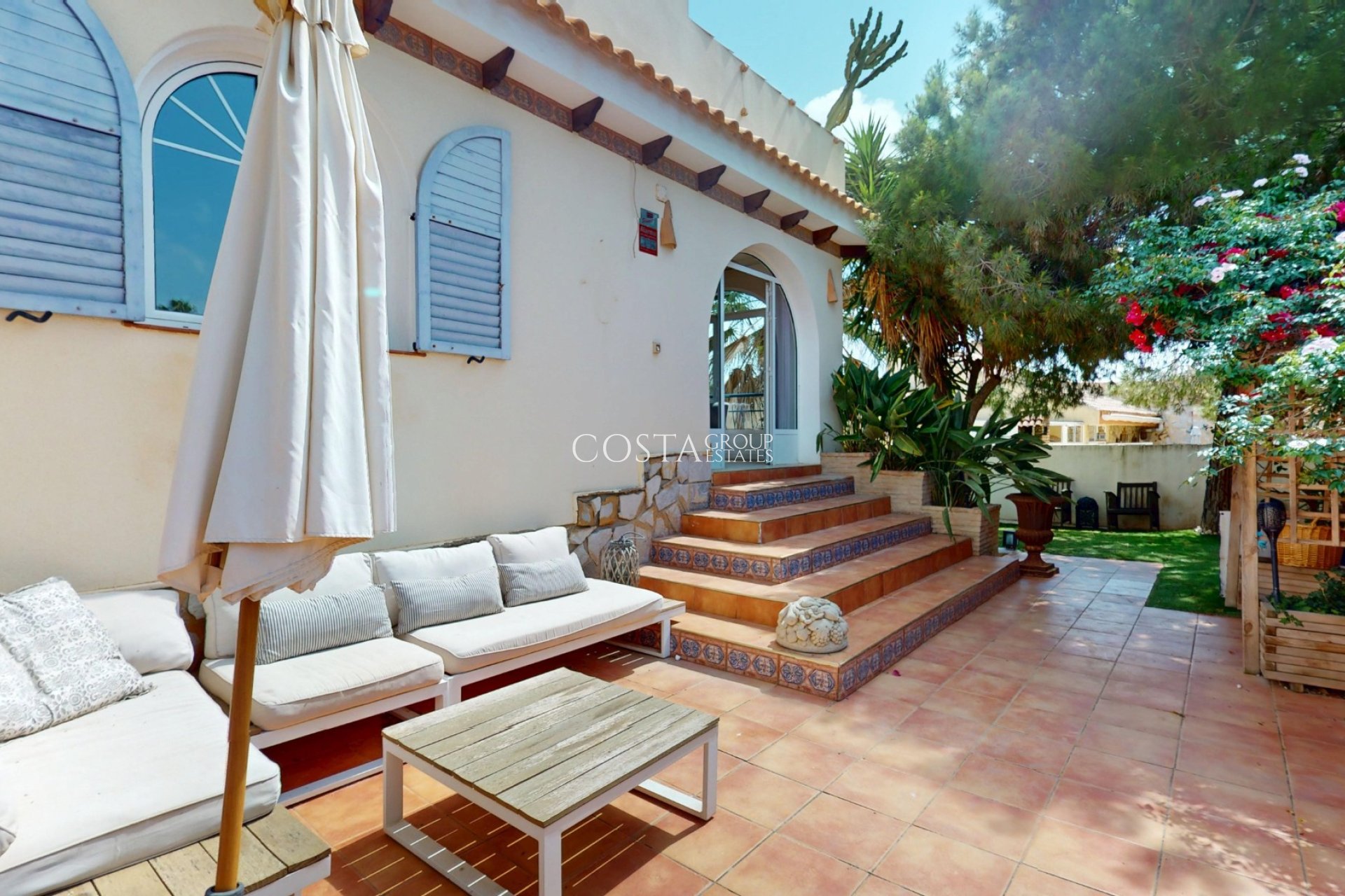 Resale - Villa -
Orihuela Costa - La Zenia