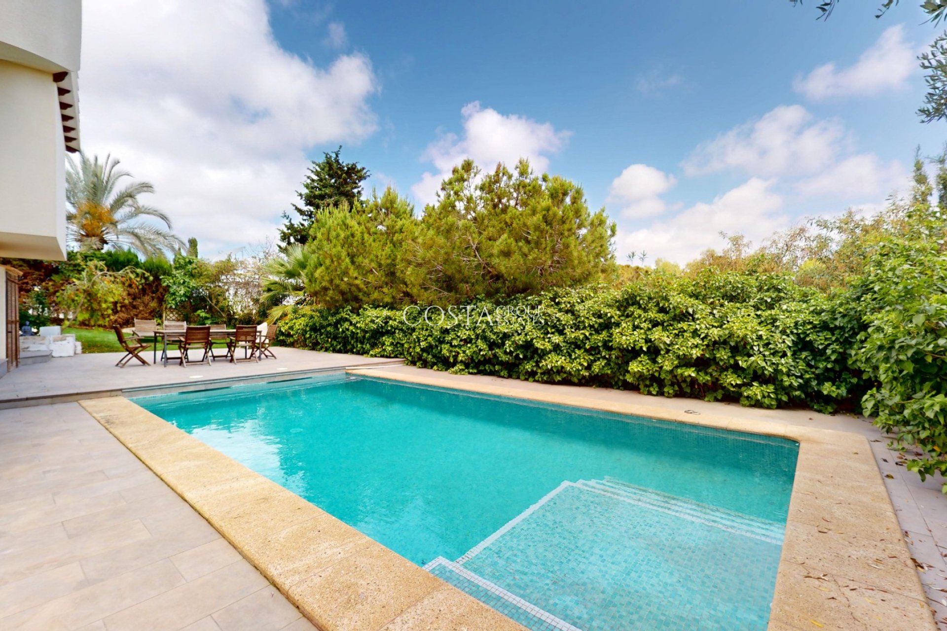 Resale - Villa -
Orihuela Costa - La Zenia