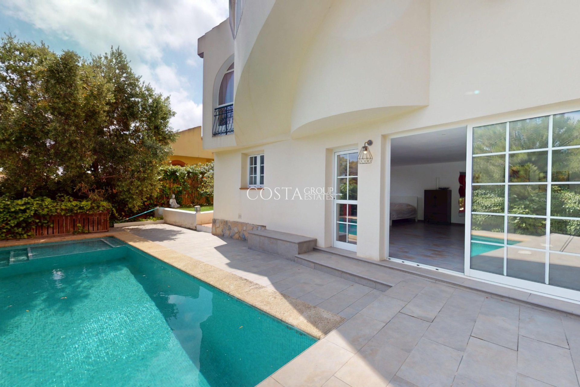 Resale - Villa -
Orihuela Costa - La Zenia