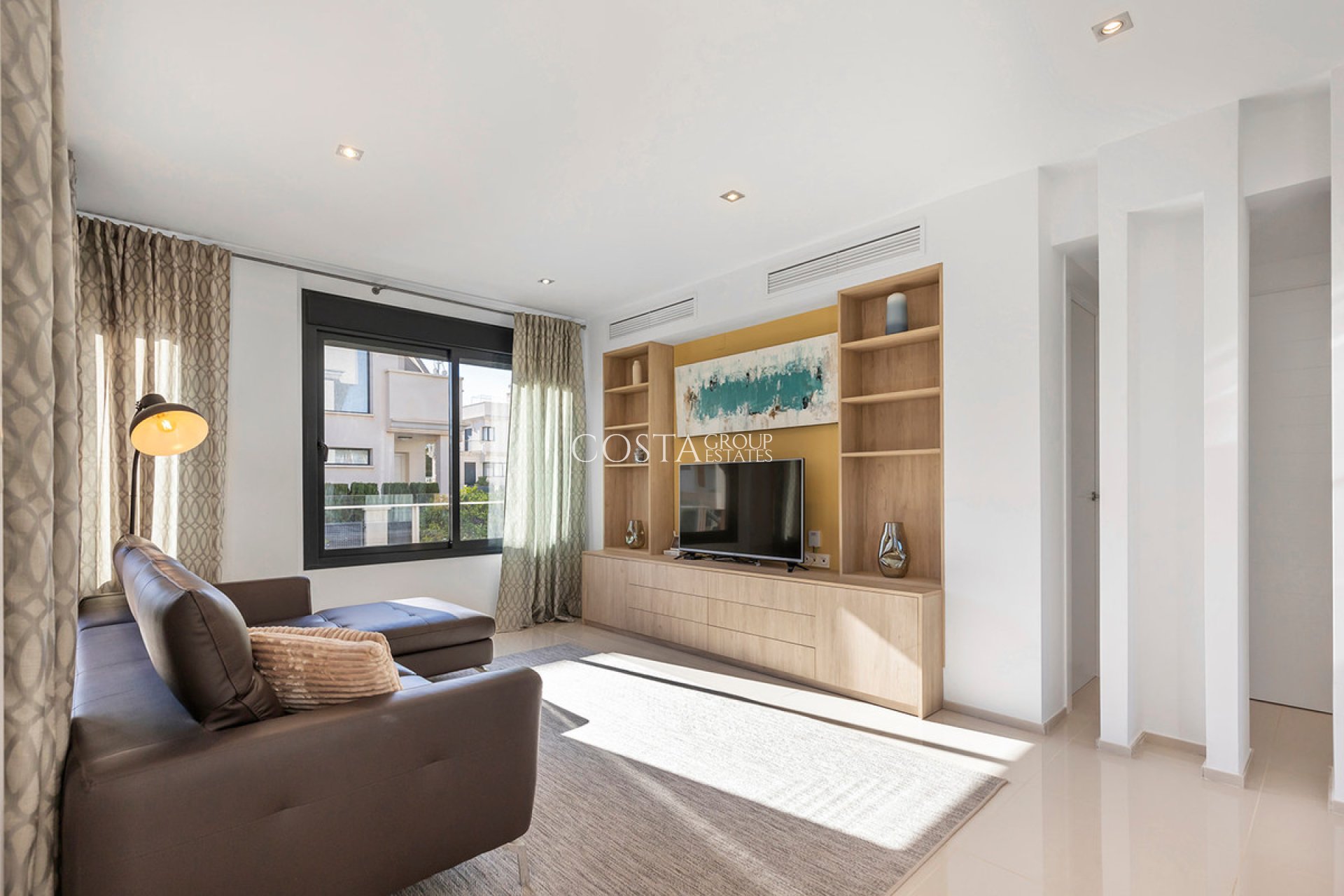 Resale - Villa -
Orihuela Costa - La Zenia