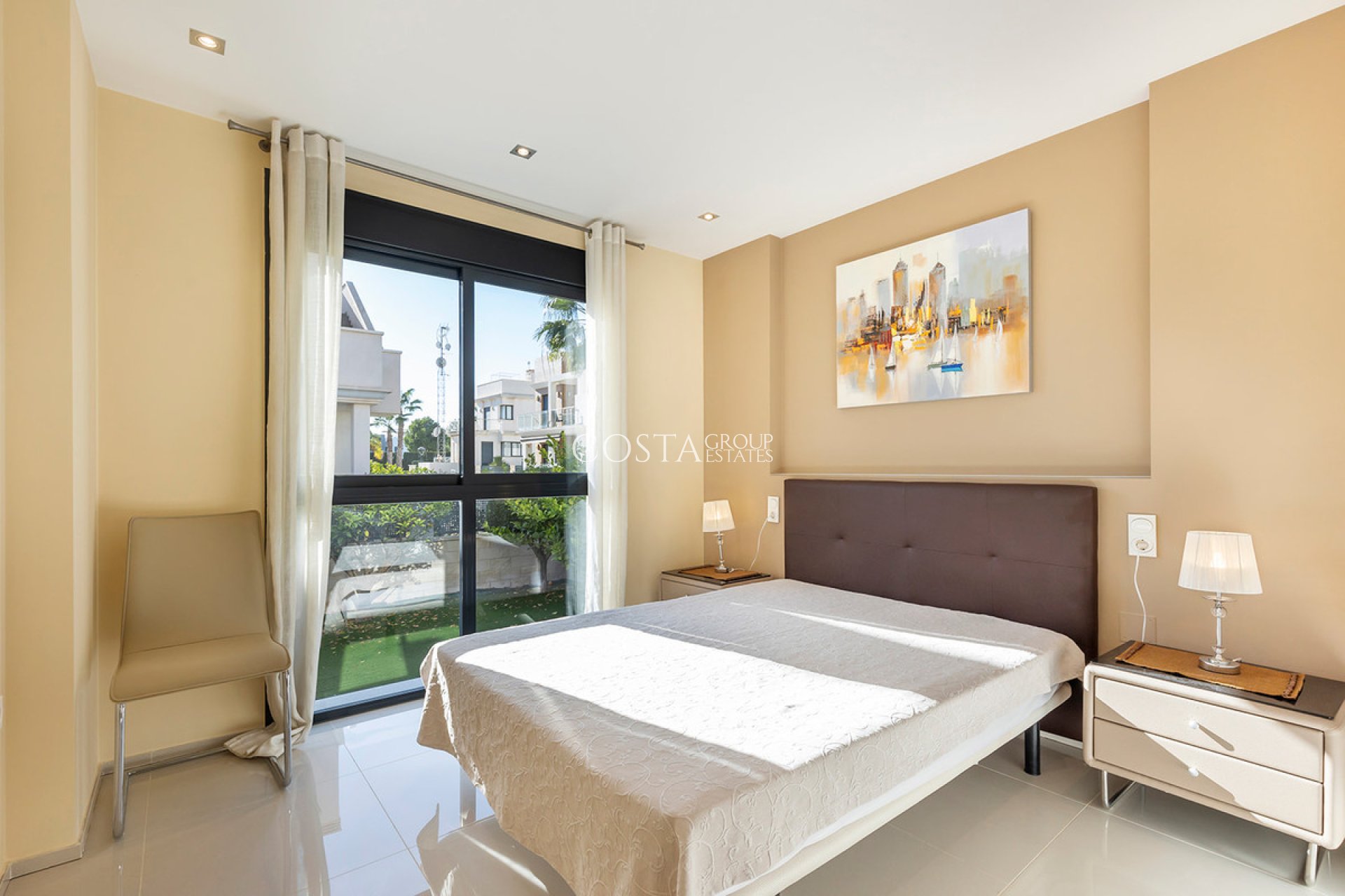 Resale - Villa -
Orihuela Costa - La Zenia