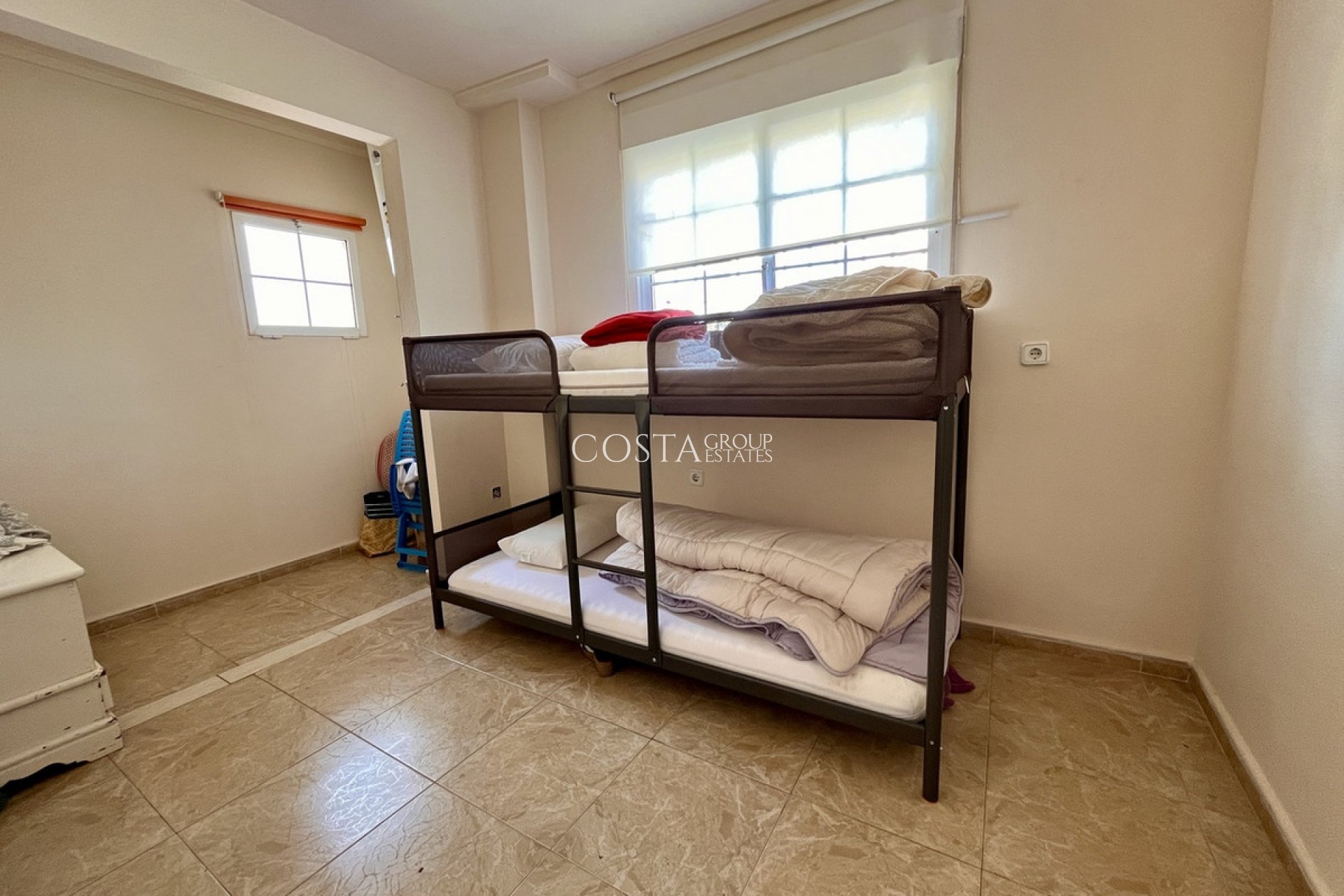 Resale - Villa -
Orihuela Costa - La Zenia