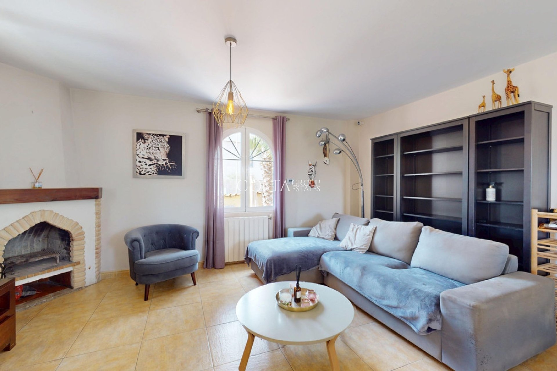 Resale - Villa -
Orihuela Costa - La Zenia