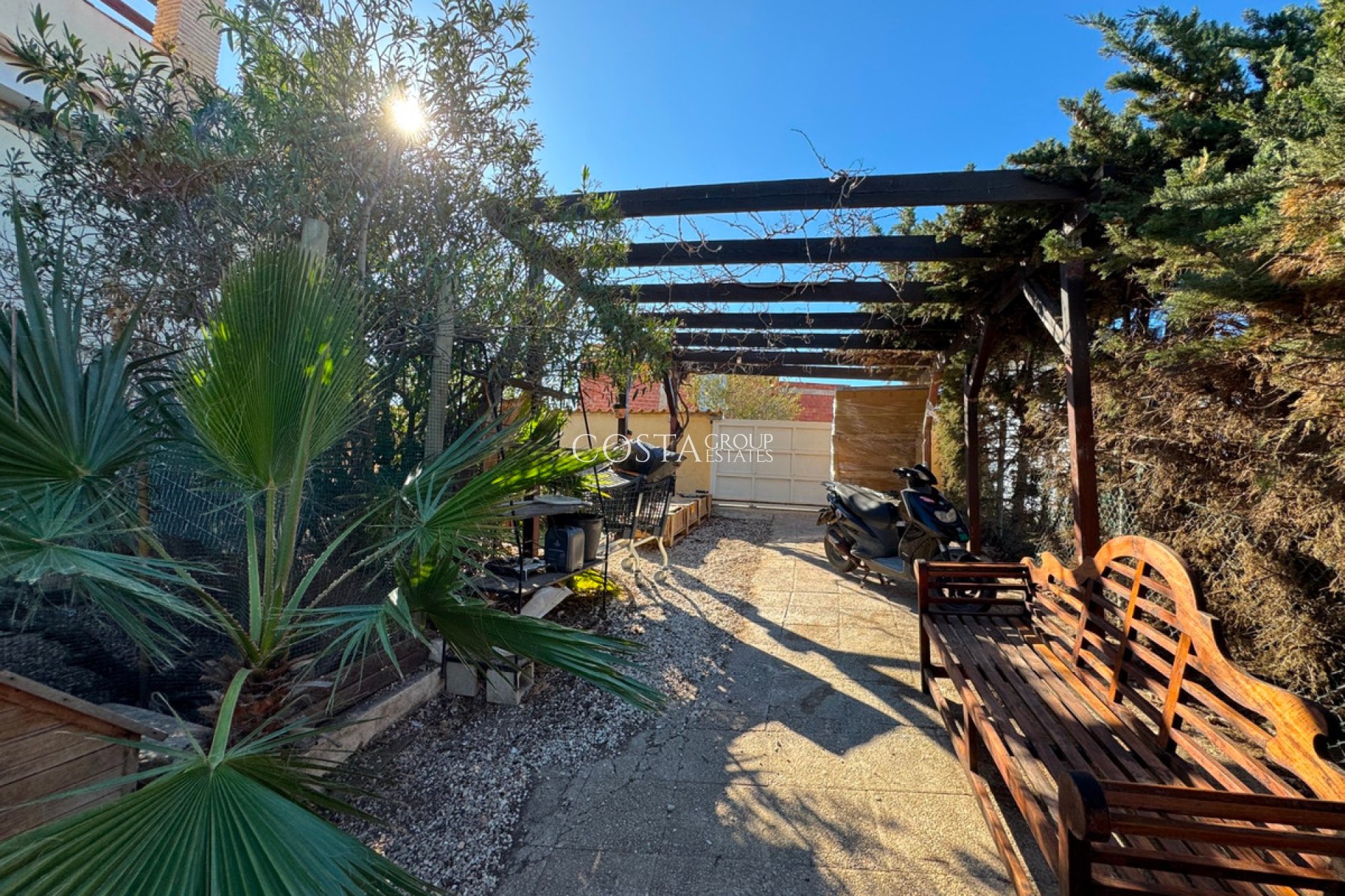 Resale - Villa -
Orihuela Costa - La Zenia