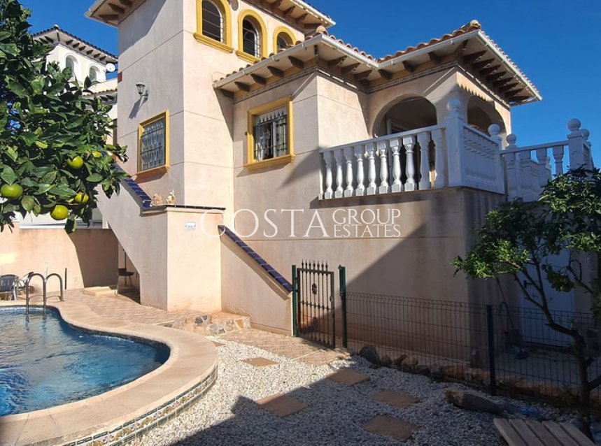 Resale - Villa -
Orihuela Costa - La Zenia