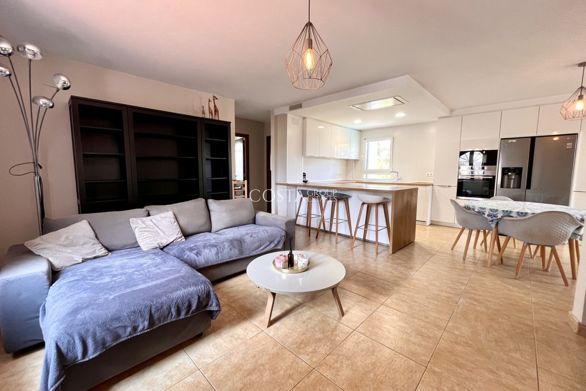 Resale - Villa -
Orihuela Costa - La Zenia