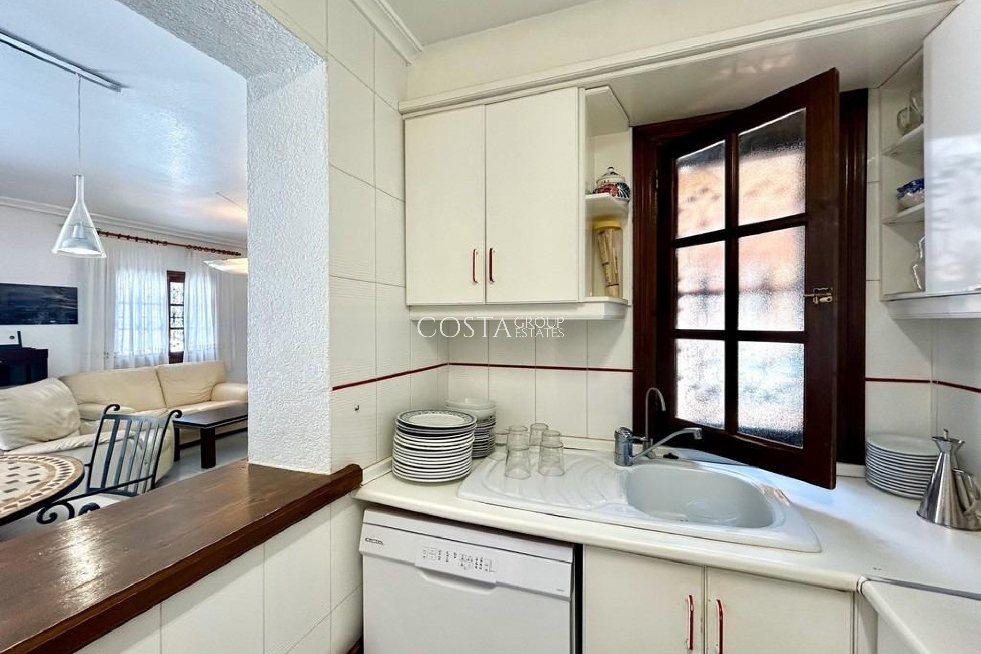 Resale - Villa -
Orihuela Costa - La Zenia