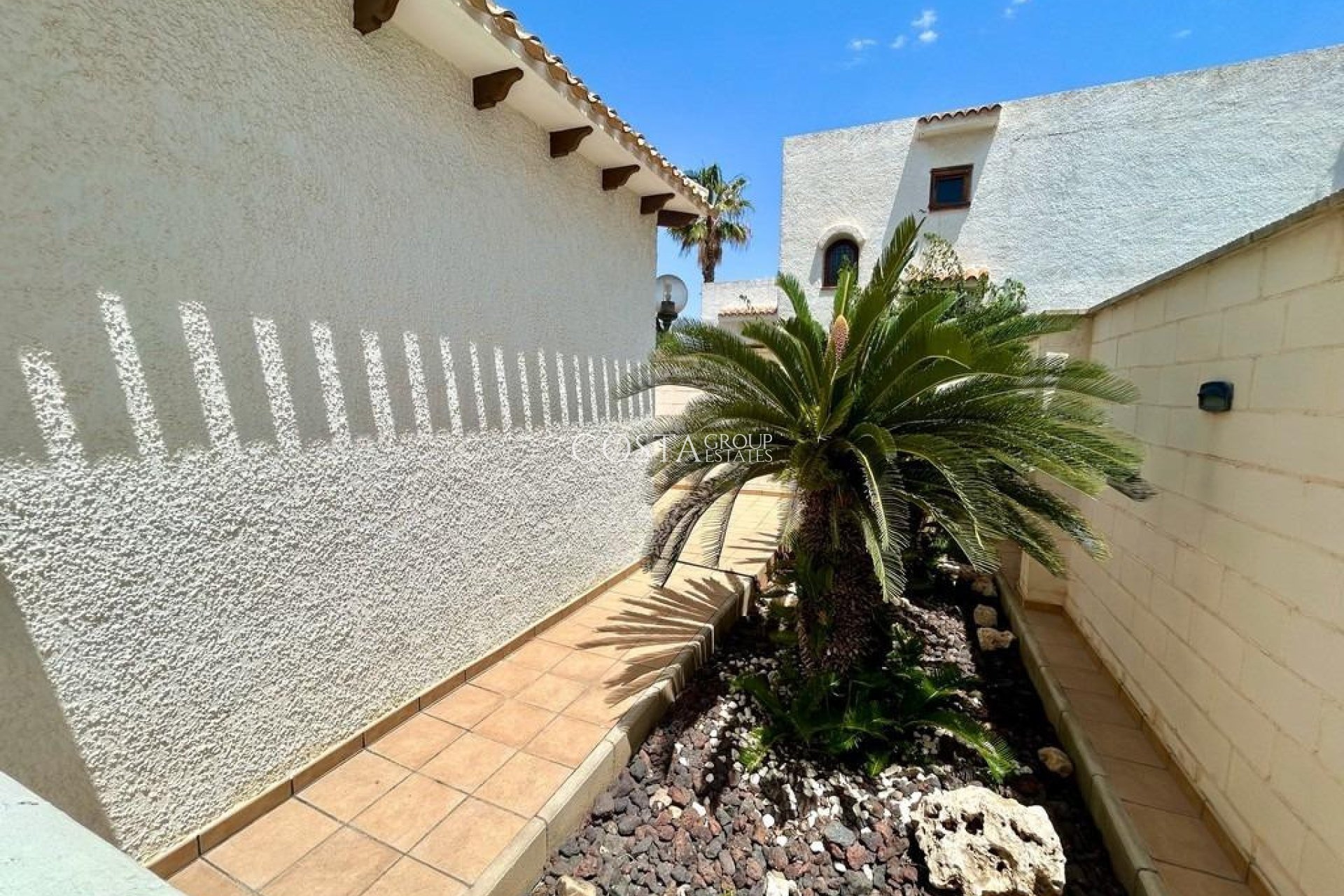 Resale - Villa -
Orihuela Costa - La Zenia