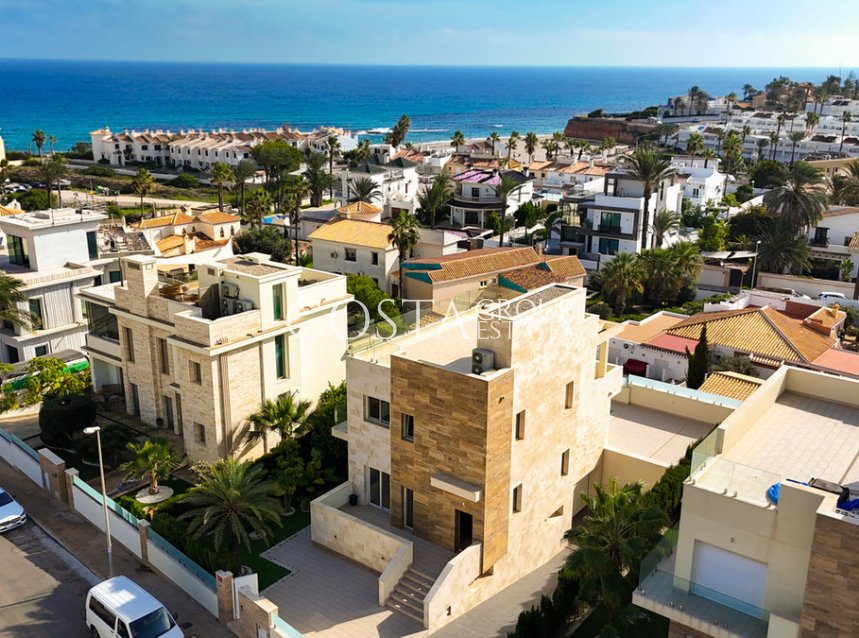 Resale - Villa -
Orihuela Costa - La Zenia