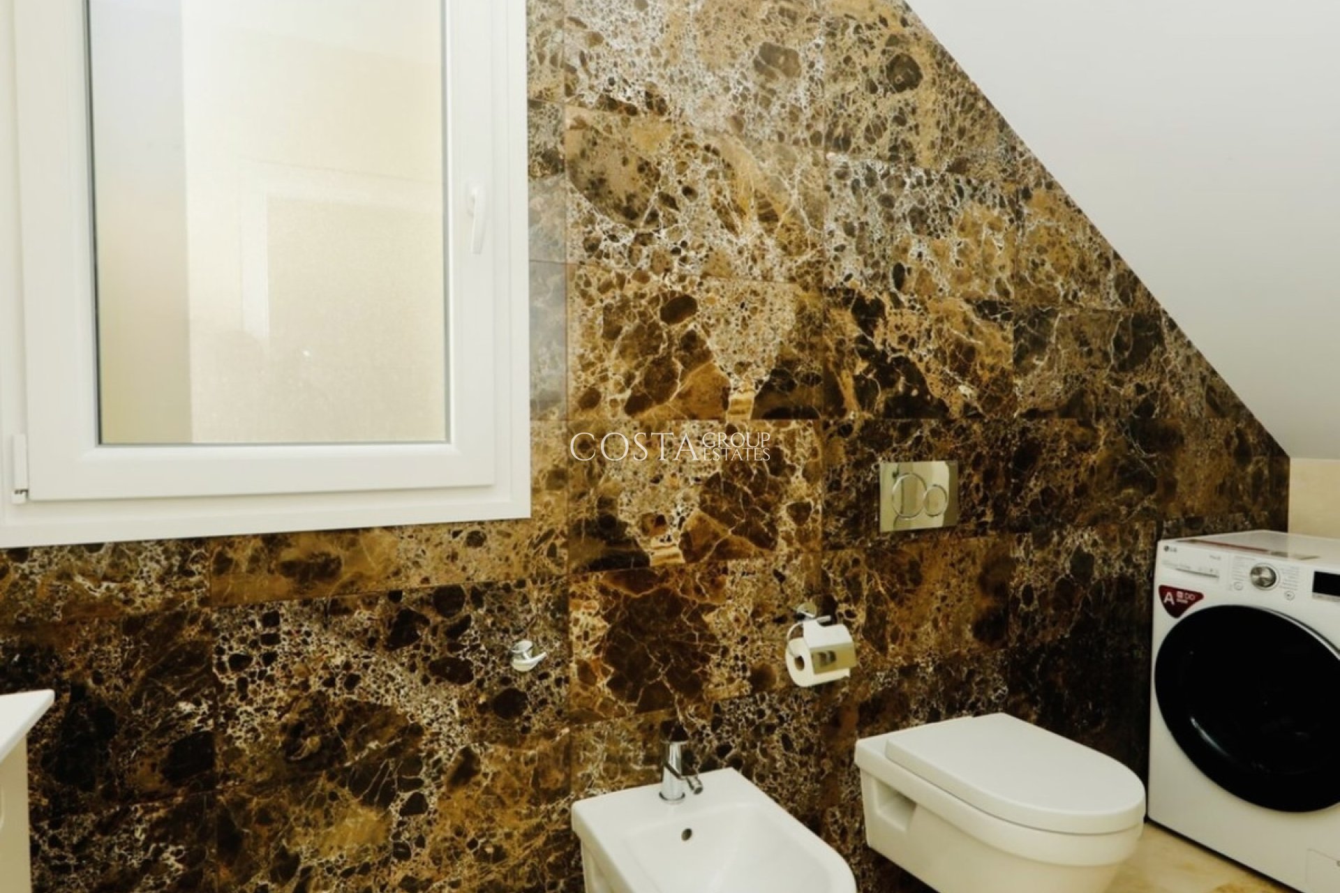 Resale - Villa -
Orihuela Costa - La Zenia