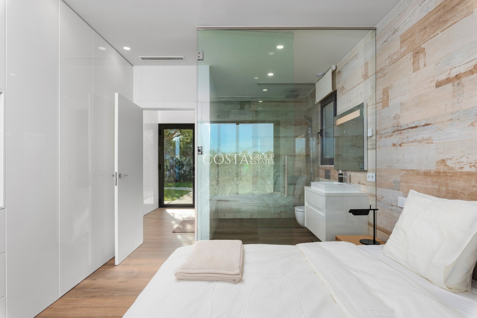 Resale - Villa -
Orihuela Costa - Las Colinas Golf