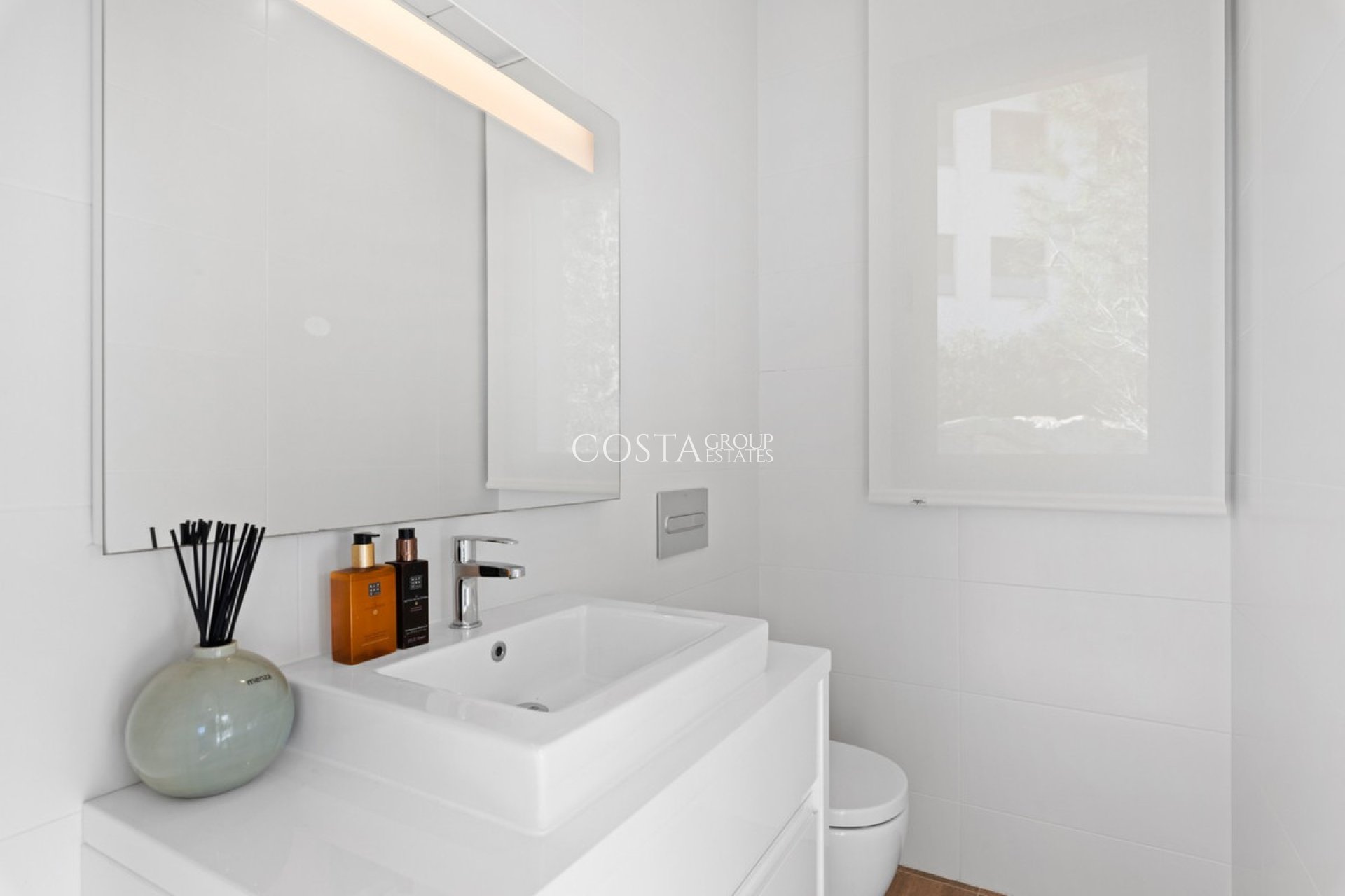 Resale - Villa -
Orihuela Costa - Las Colinas Golf