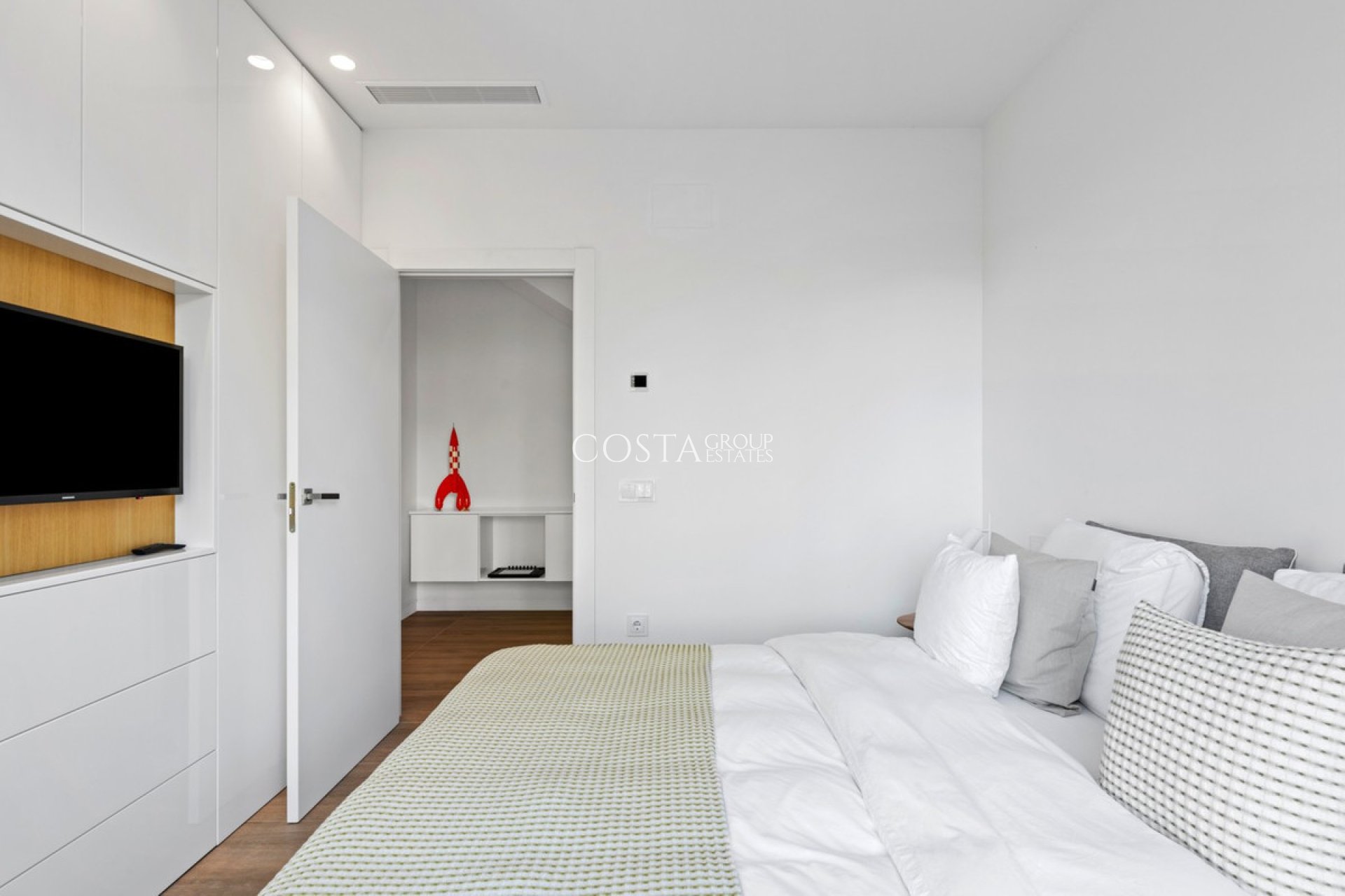 Resale - Villa -
Orihuela Costa - Las Colinas Golf