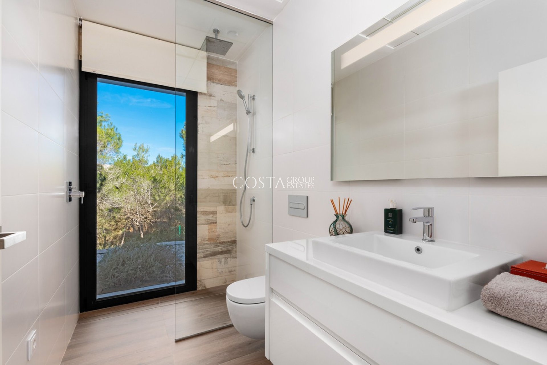 Resale - Villa -
Orihuela Costa - Las Colinas Golf