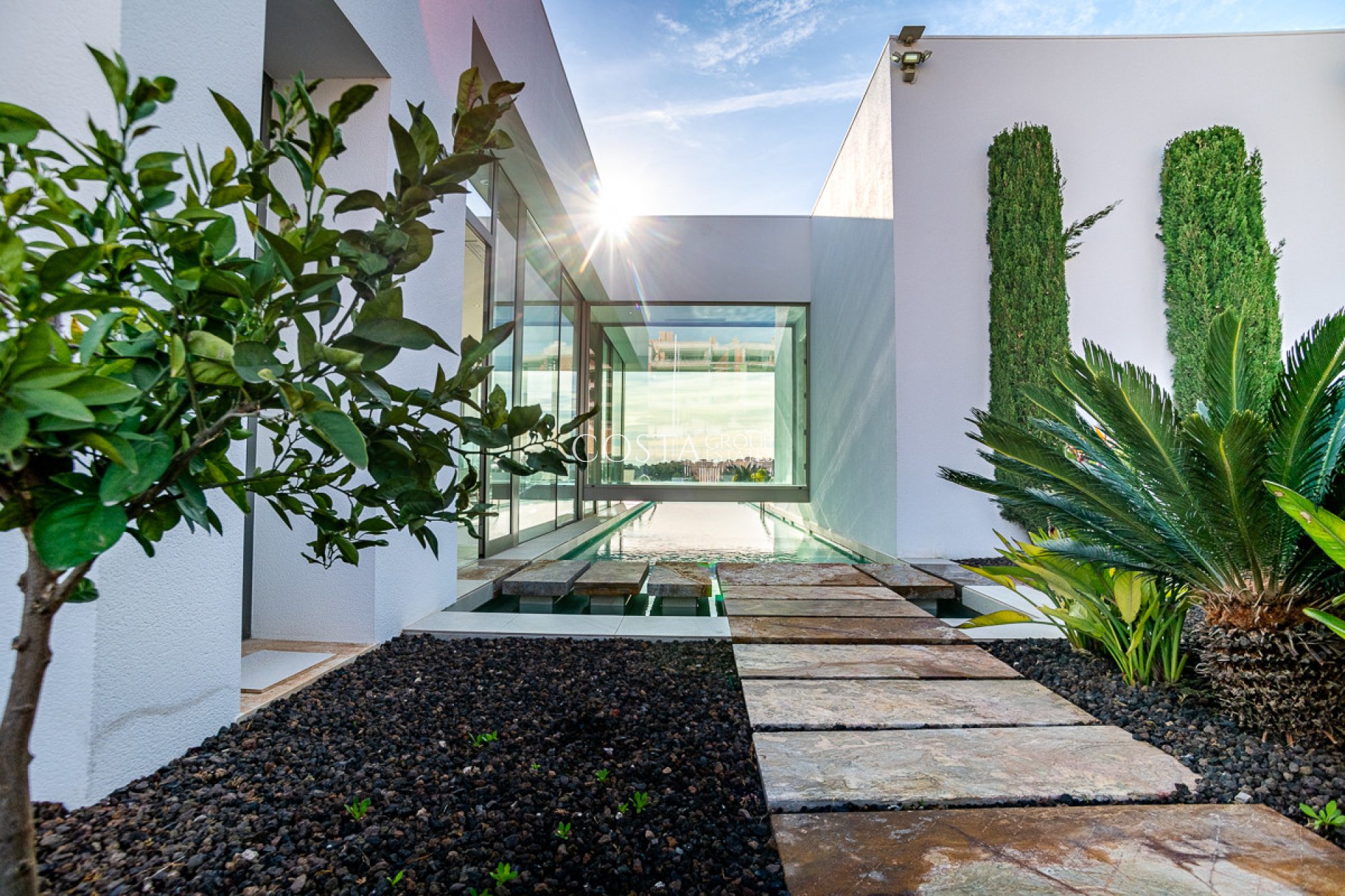 Resale - Villa -
Orihuela Costa - Las Colinas Golf