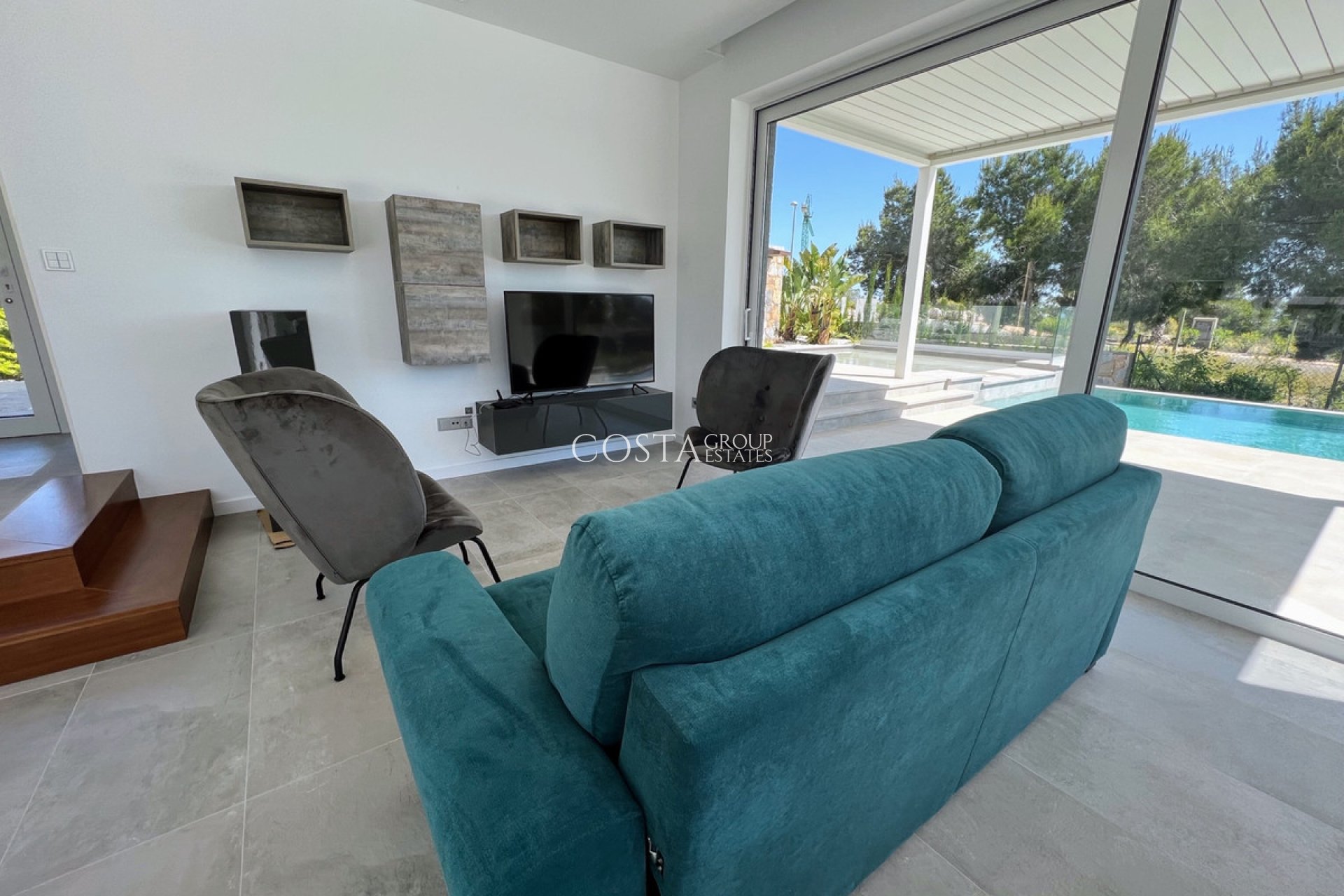 Resale - Villa -
Orihuela Costa - Las Colinas Golf