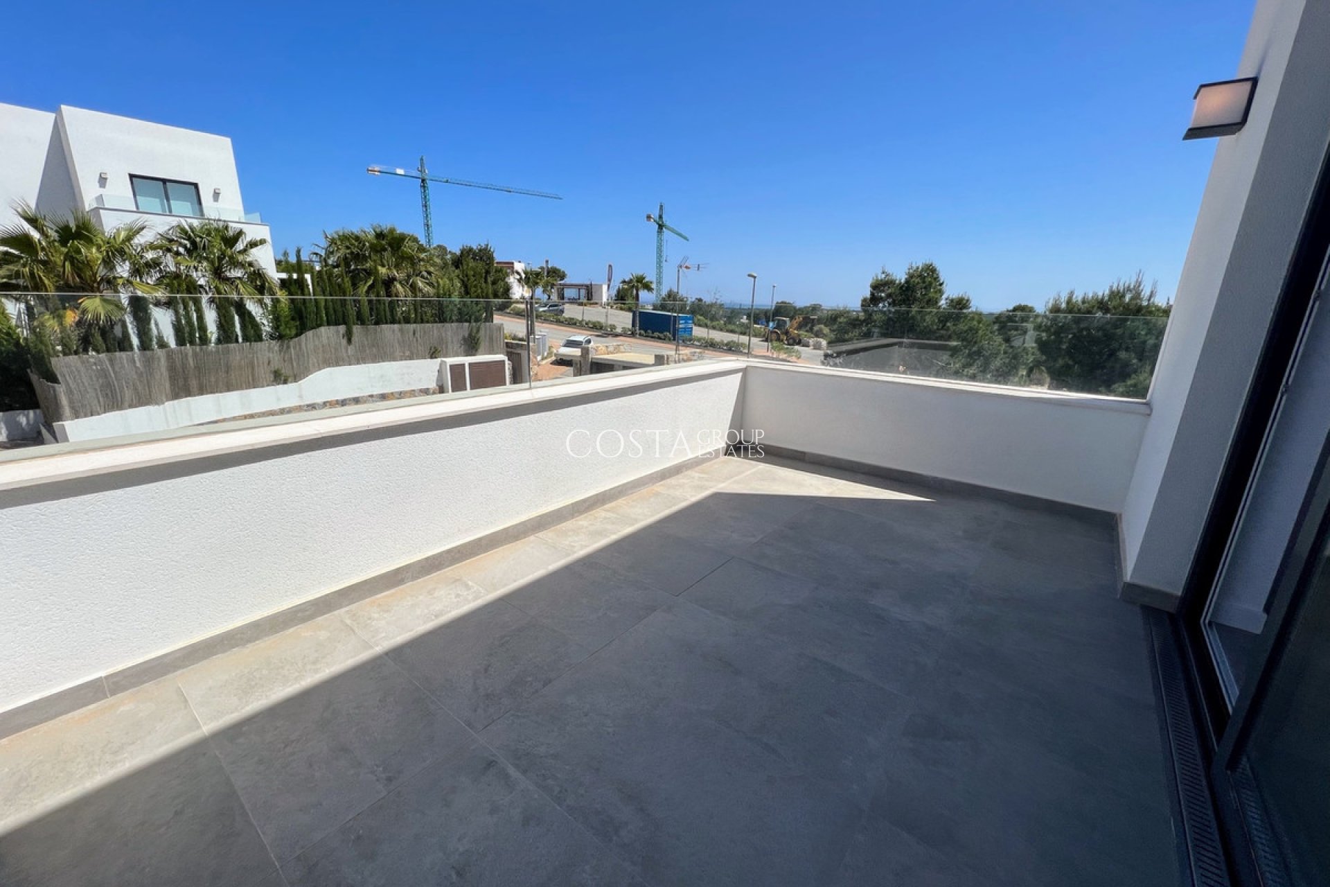 Resale - Villa -
Orihuela Costa - Las Colinas Golf