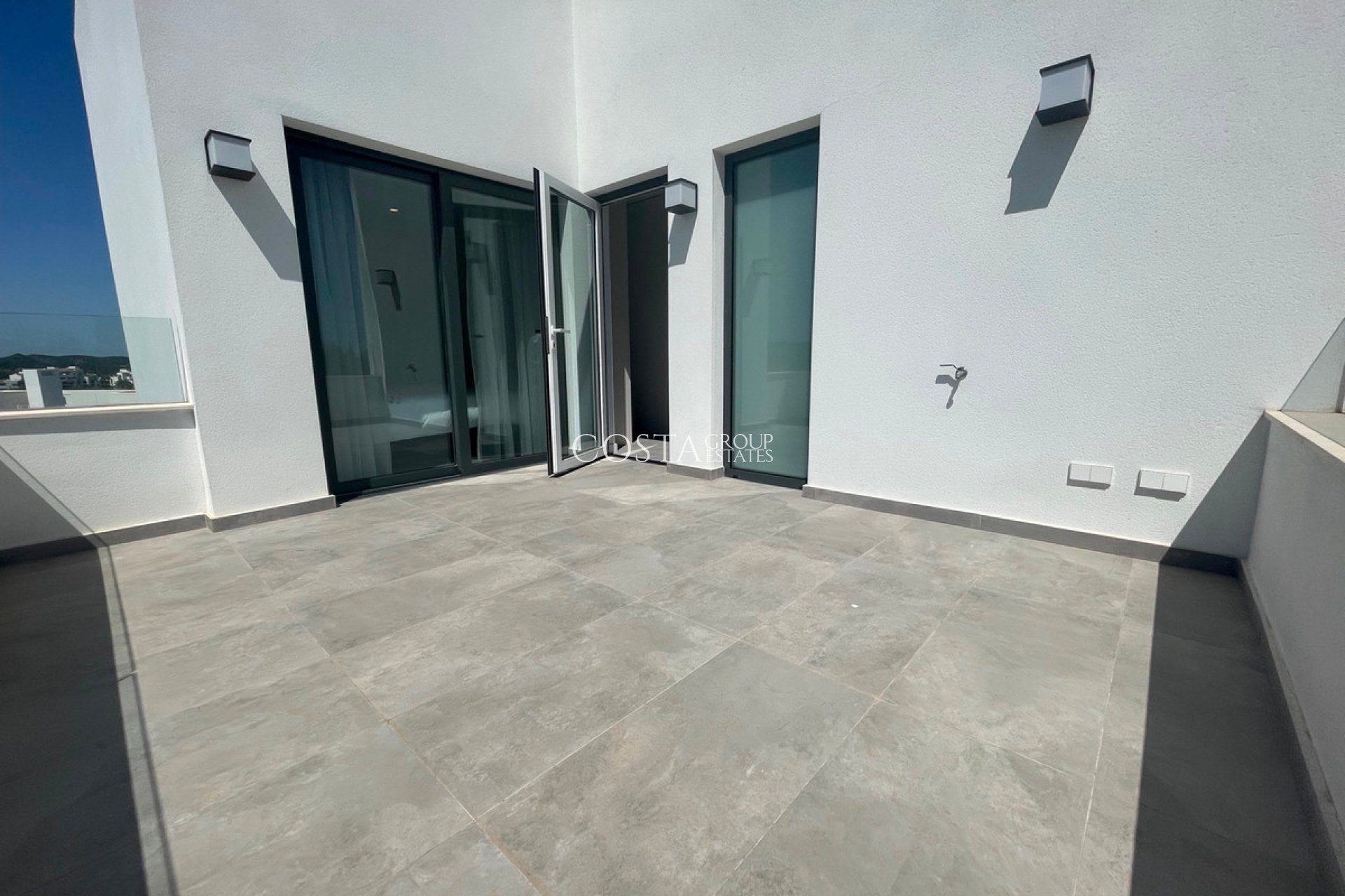 Resale - Villa -
Orihuela Costa - Las Colinas Golf