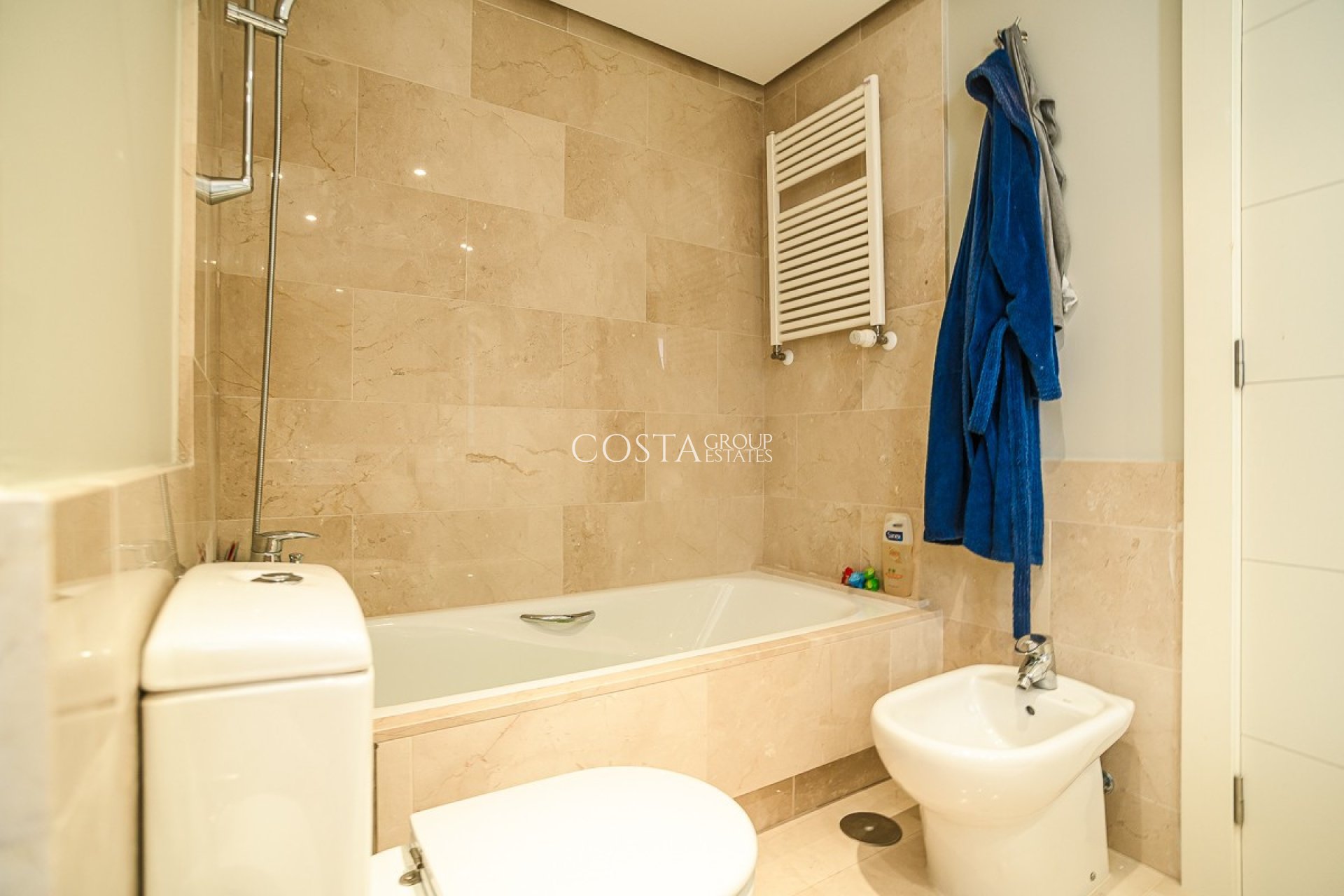 Resale - Villa -
Orihuela Costa - Las Colinas Golf
