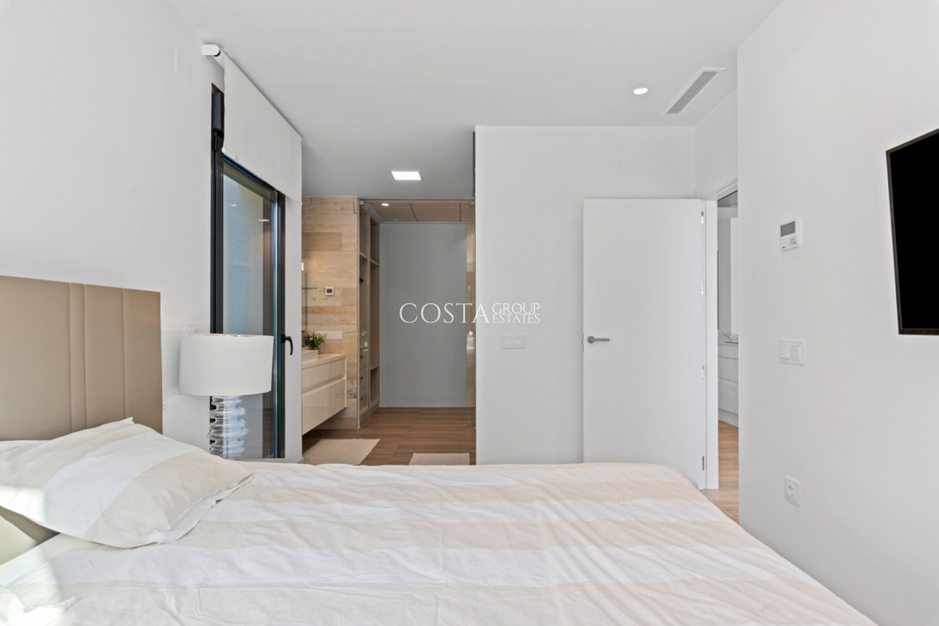 Resale - Villa -
Orihuela Costa - Las Colinas Golf