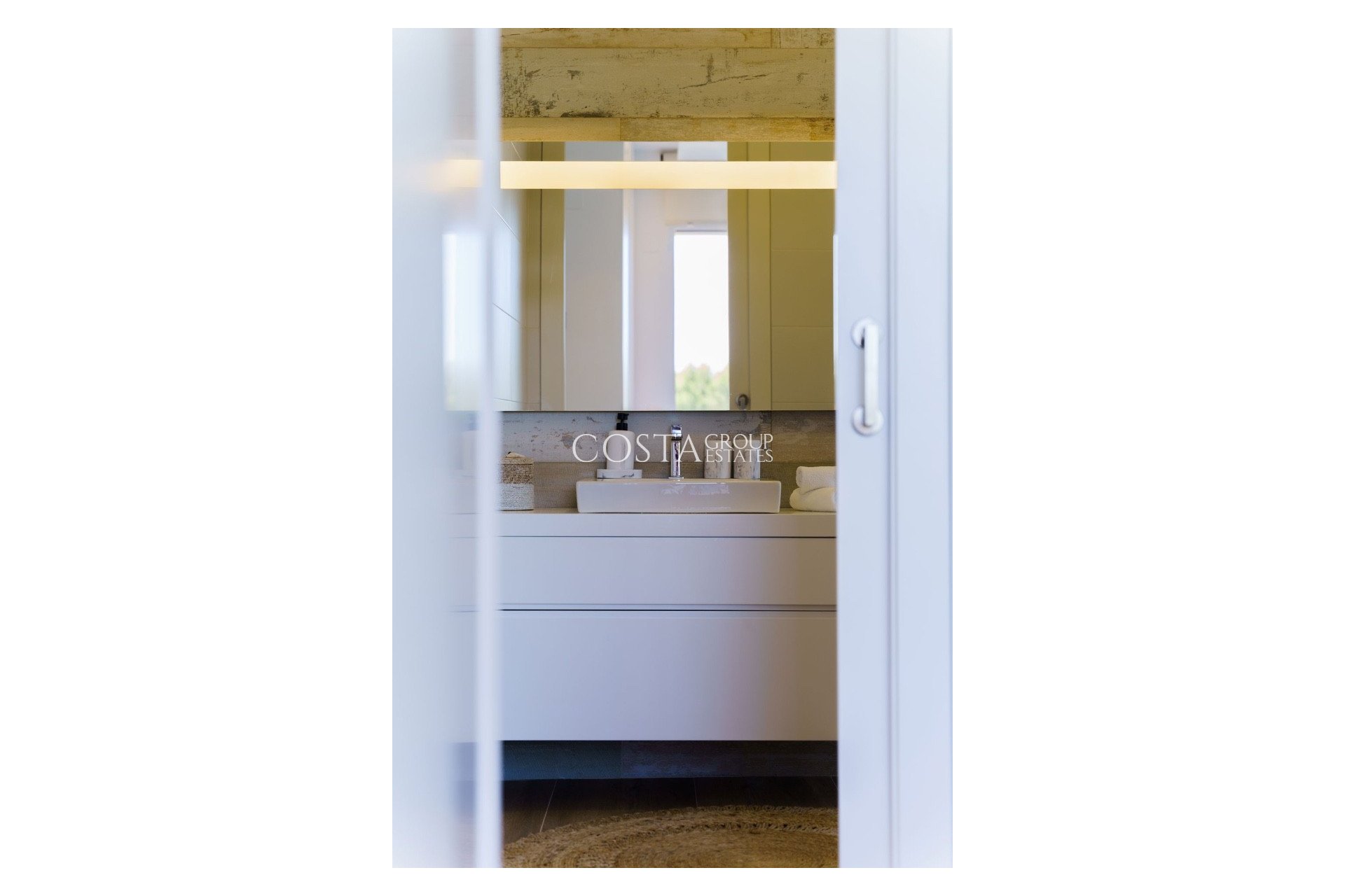 Resale - Villa -
Orihuela Costa - Las Colinas Golf