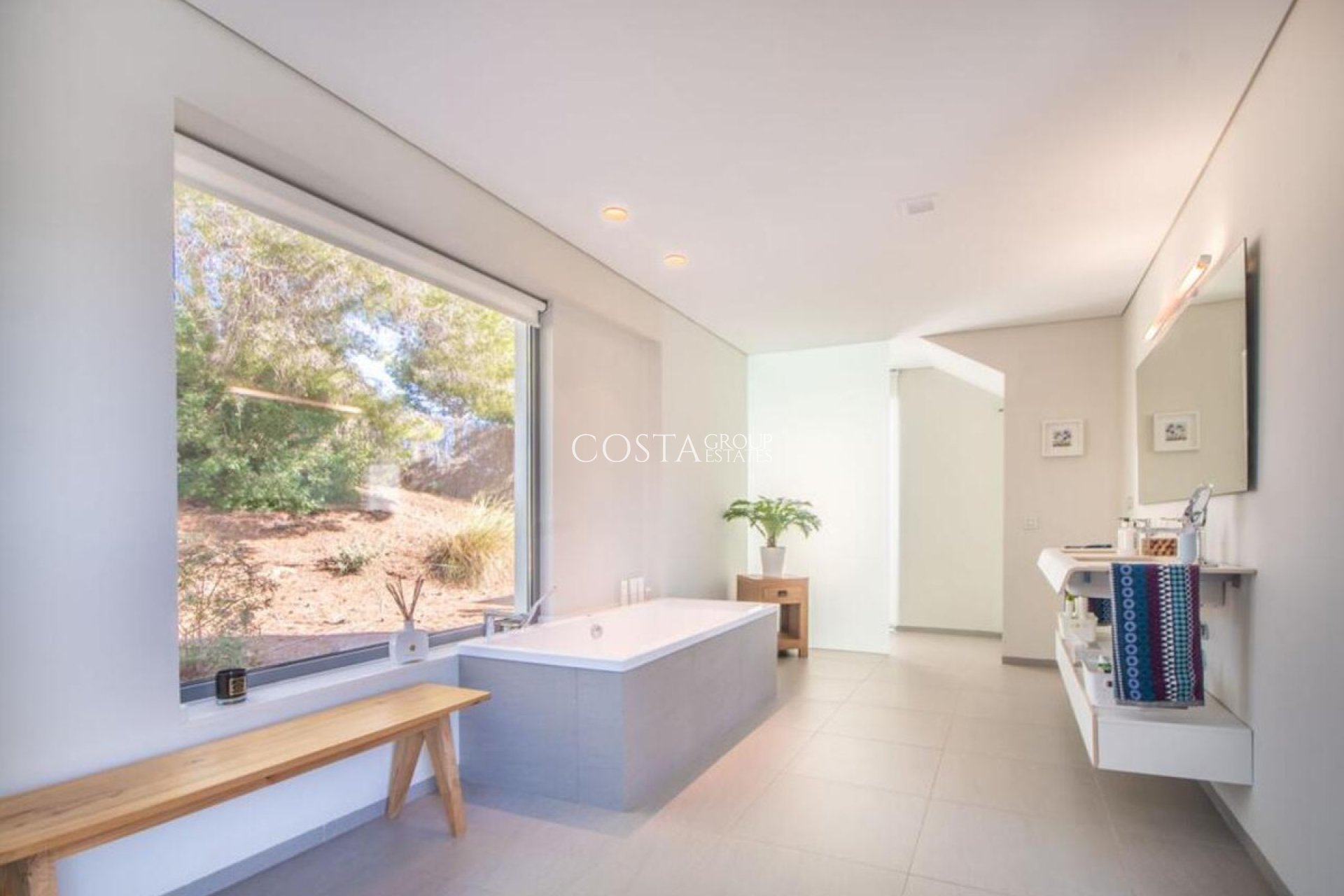 Resale - Villa -
Orihuela Costa - Las Colinas Golf