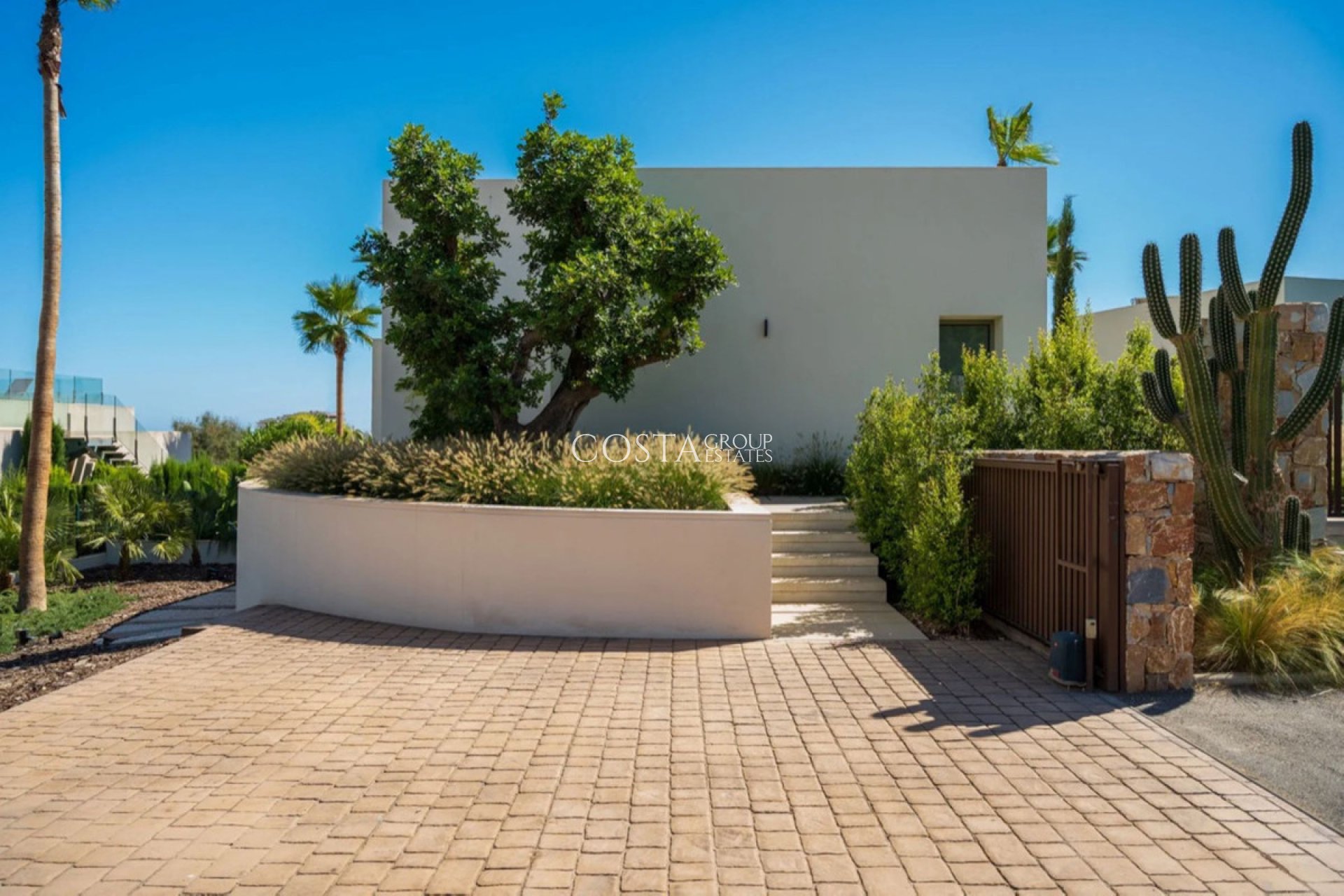 Resale - Villa -
Orihuela Costa - Las Colinas Golf