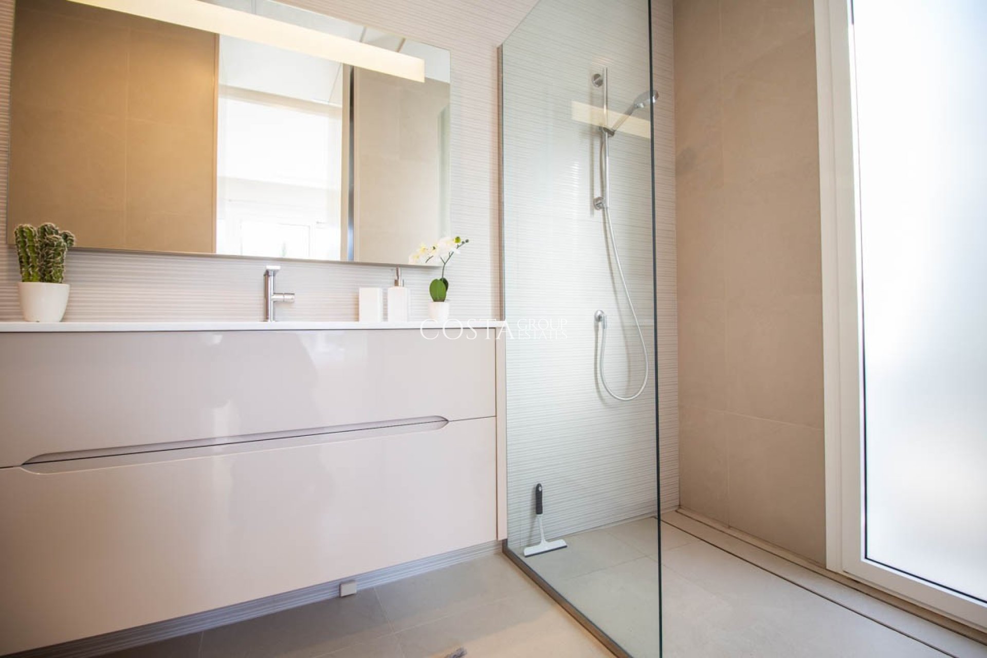 Resale - Villa -
Orihuela Costa - Las Colinas Golf